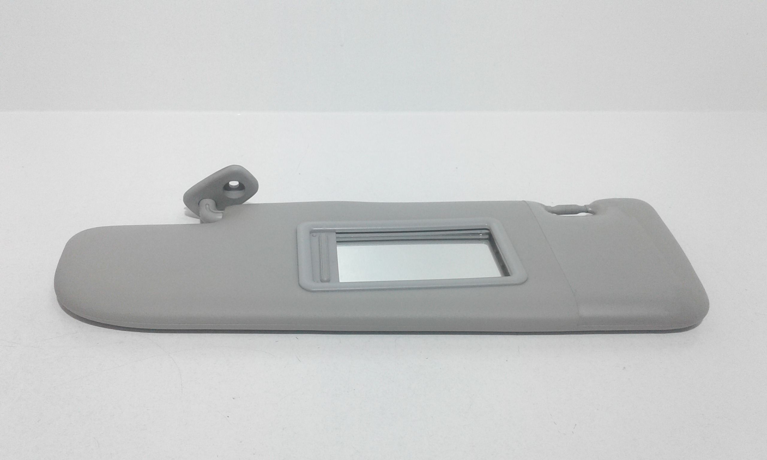 Aletta Parasole Parabrezza Sinistro 735660550 Usato