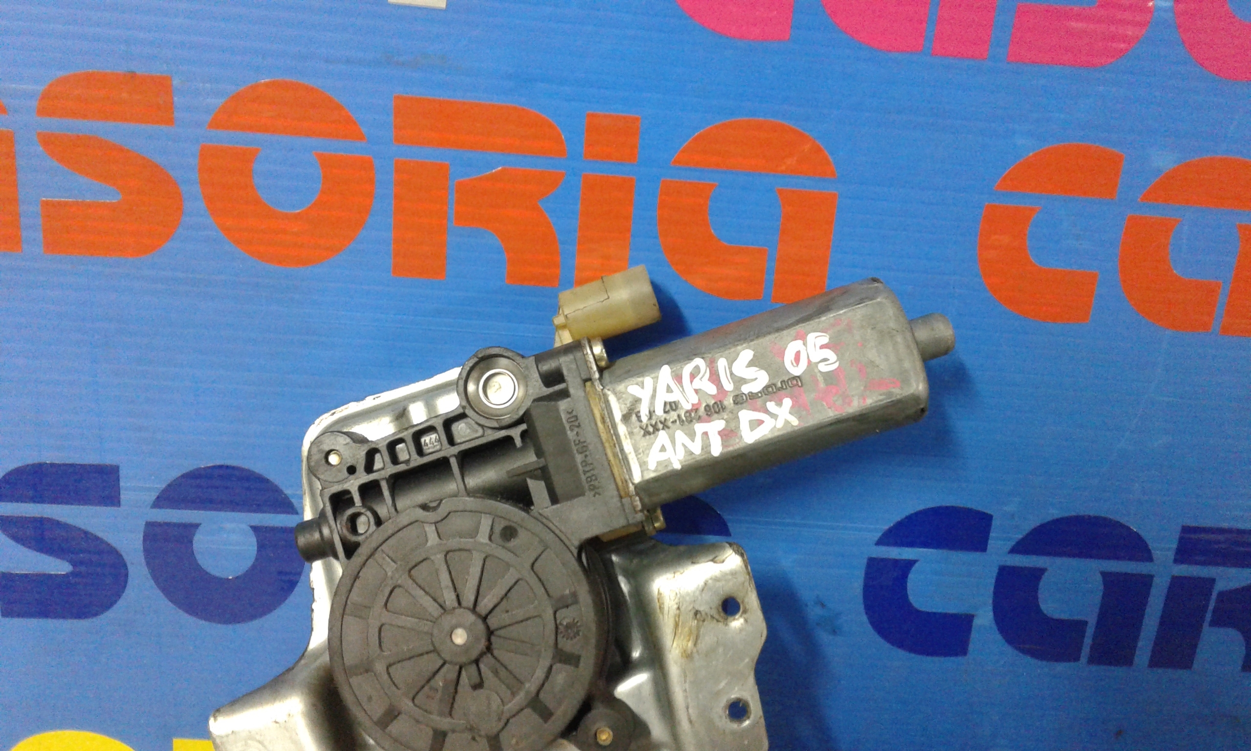 Alzacristallo Porta Ant. Destro 698100D010 Usato