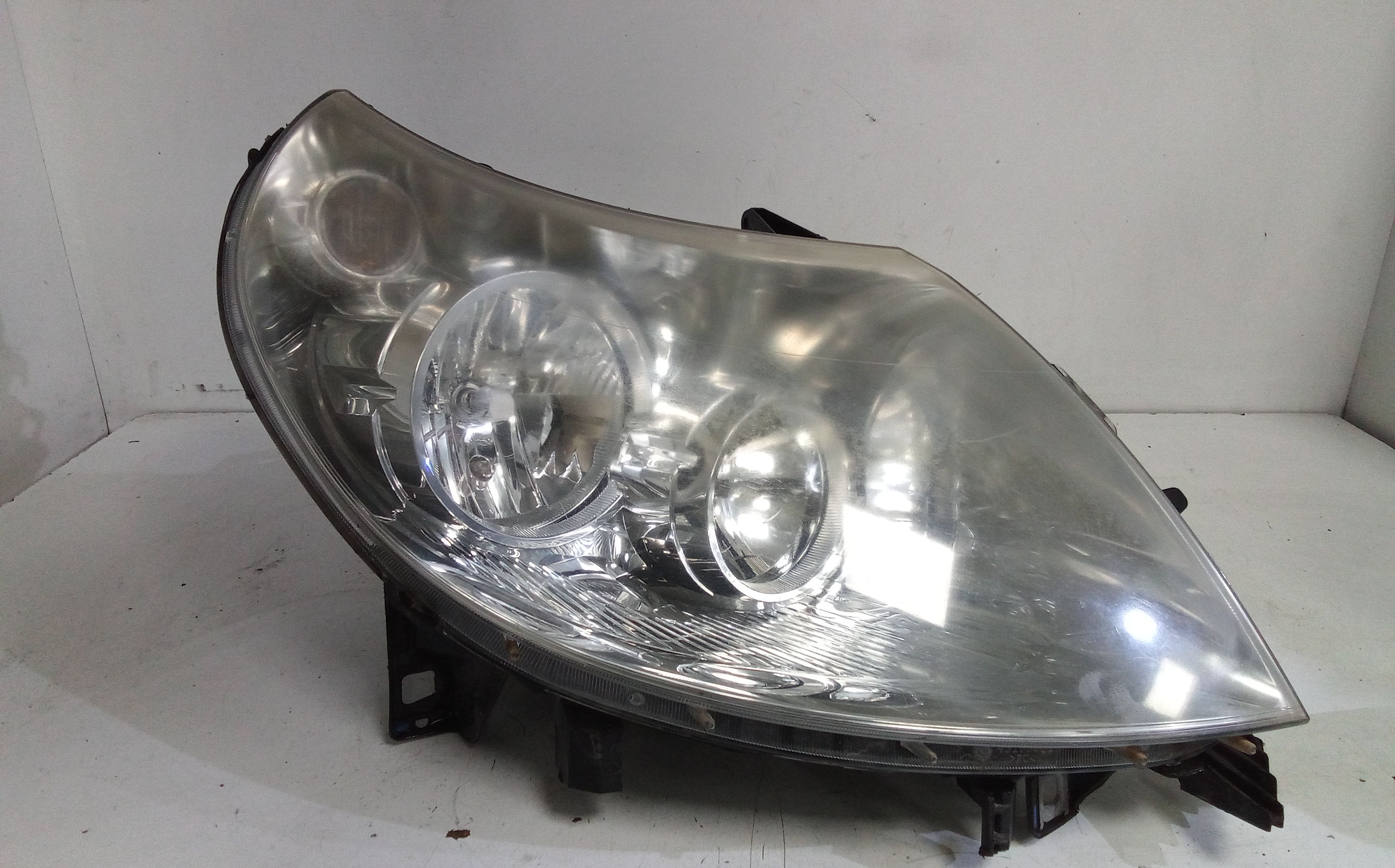 Proiettore Destro 1634736380 Usato