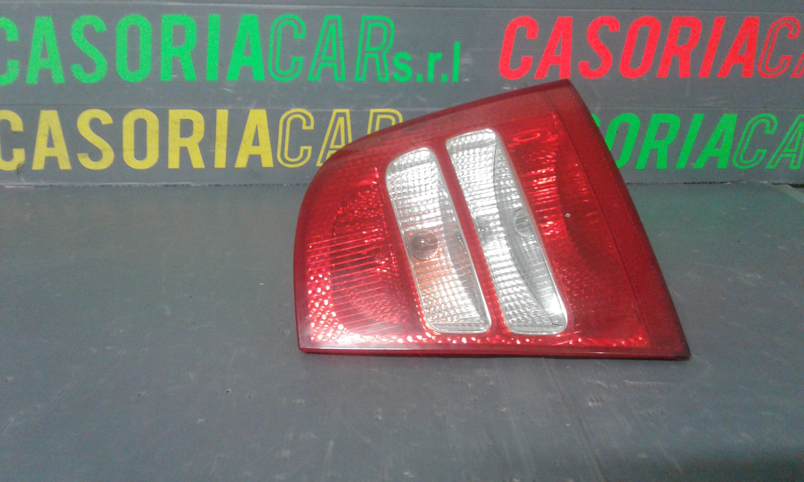 Fanale Post. Destro 1U6945112A Usato