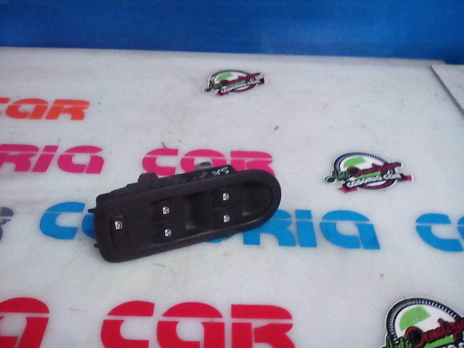 Interruttore Alzacristalli Porta Ant. Sinistro 8200107772 Usato