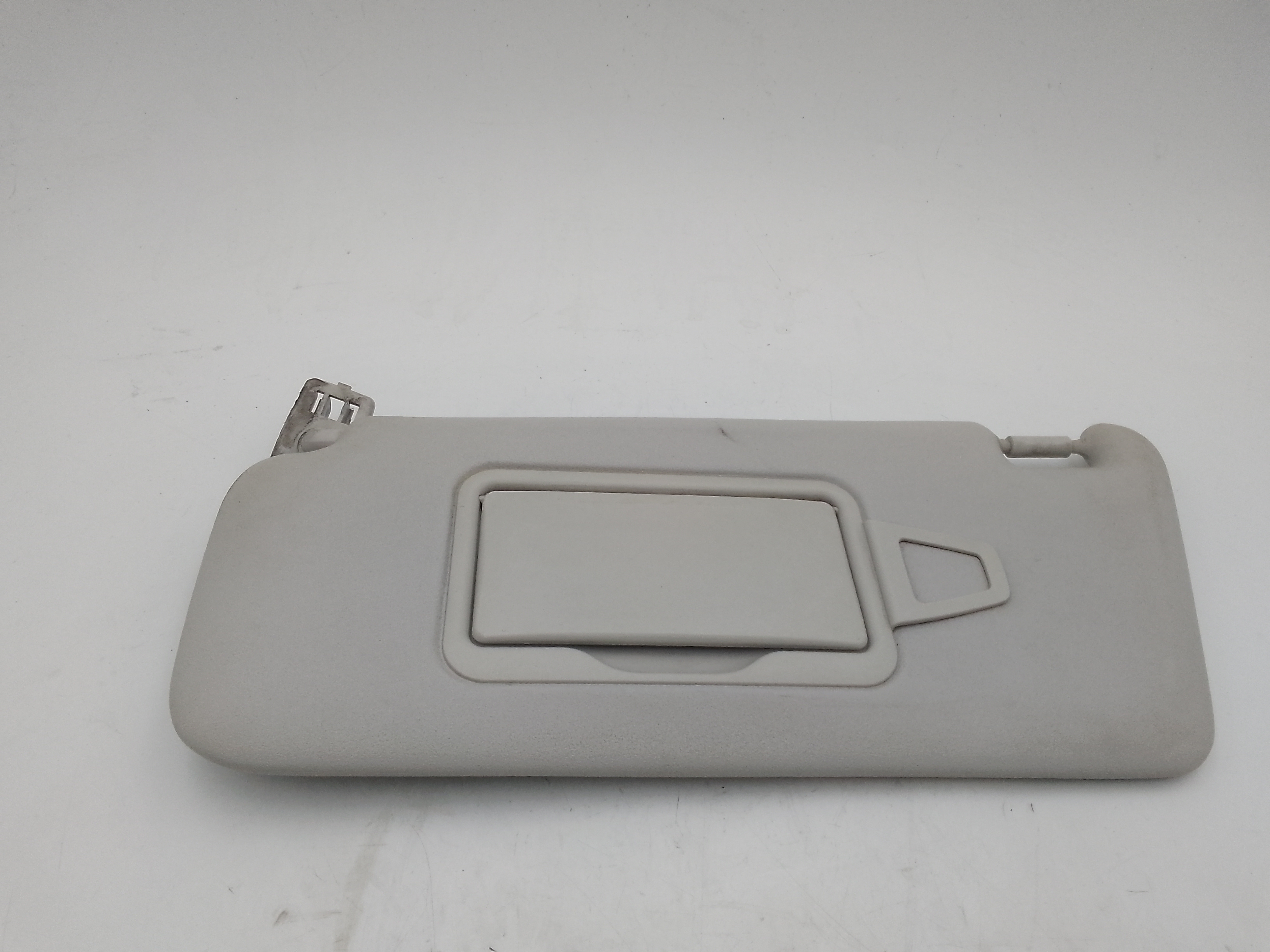 Aletta Parasole Parabrezza Sinistro A16981001107H48 Usato