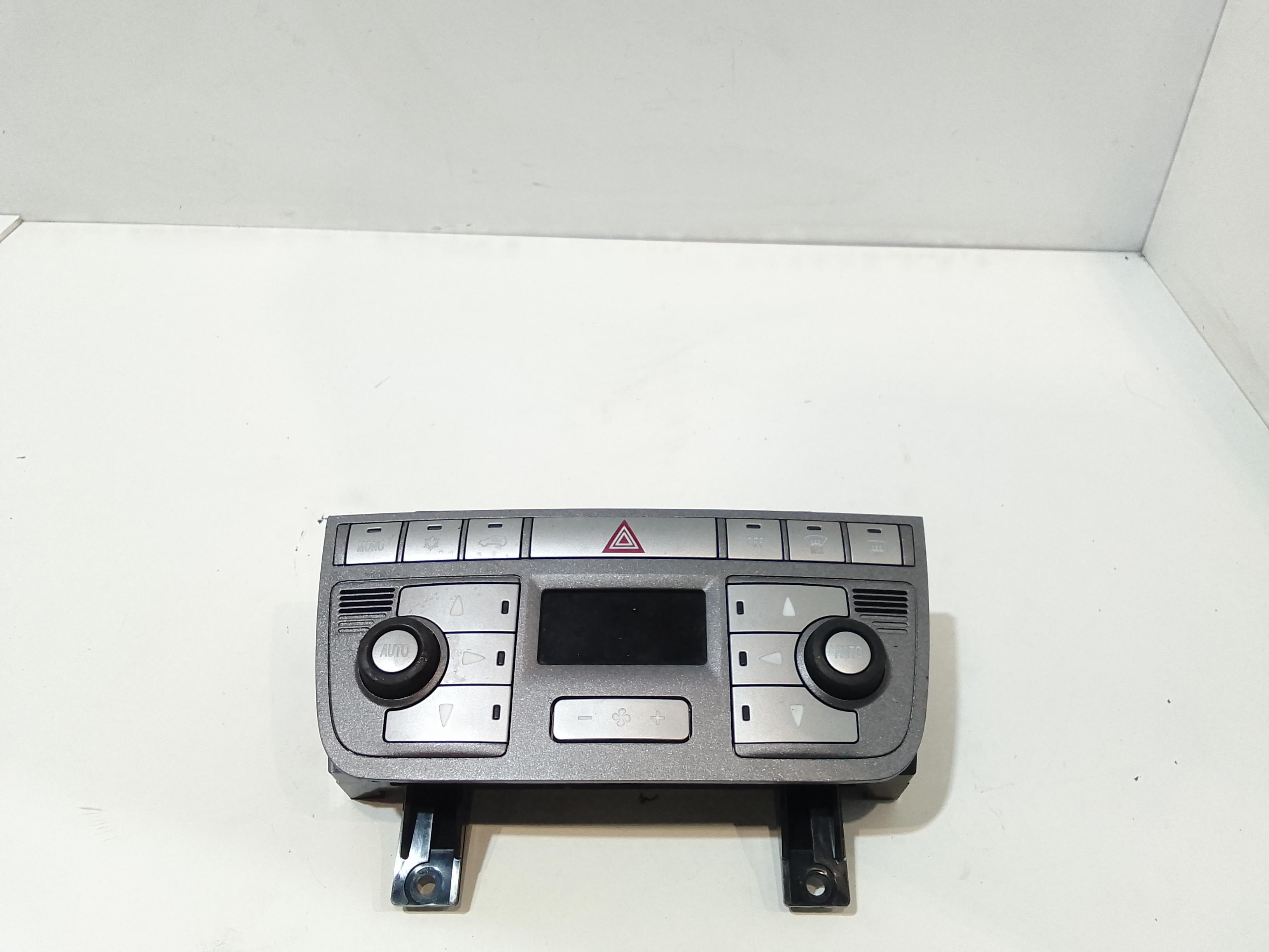 Blocco Comando Climatizzazione 77364837 Usato