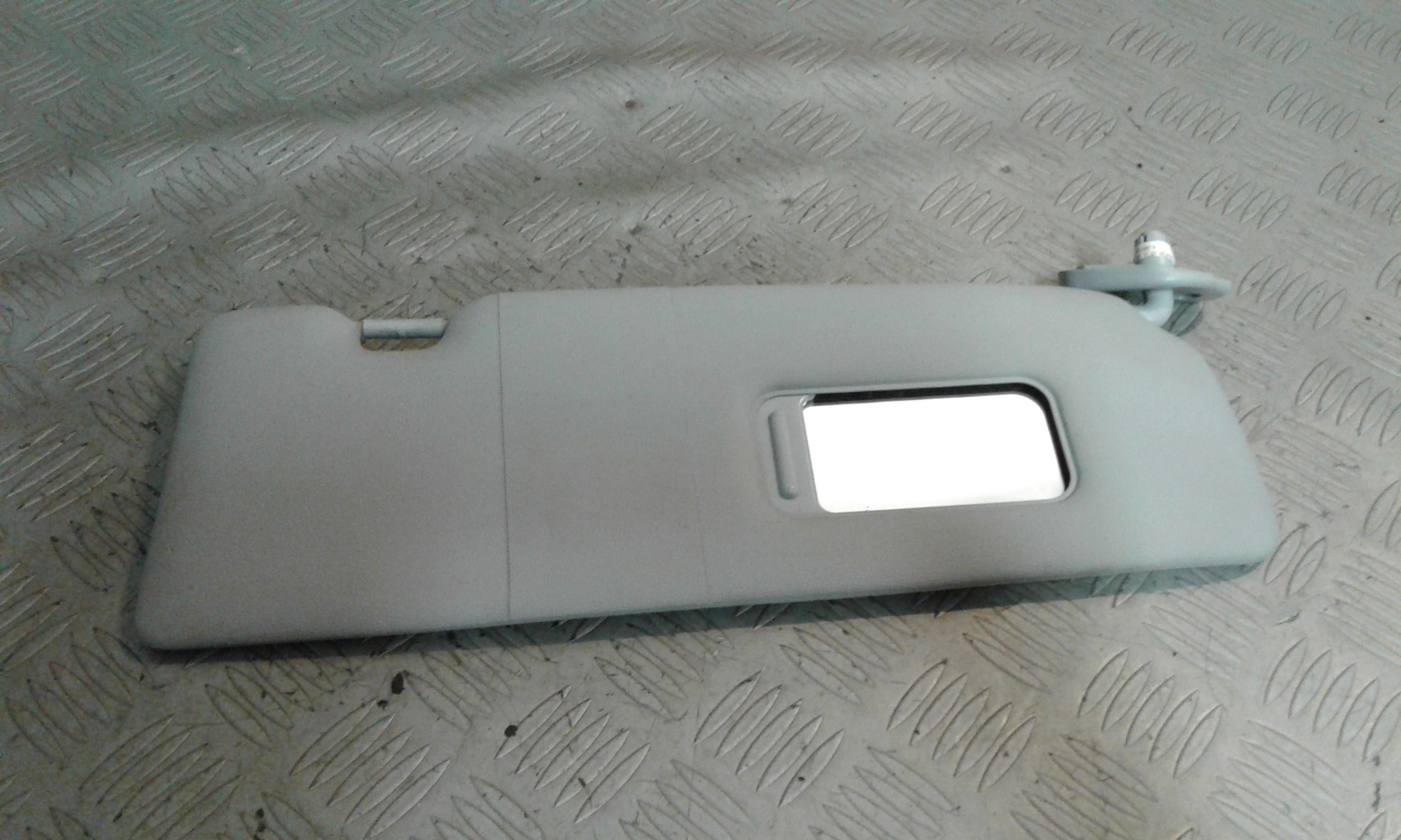 Aletta Parasole Parabrezza Destro 51167252508 Usato