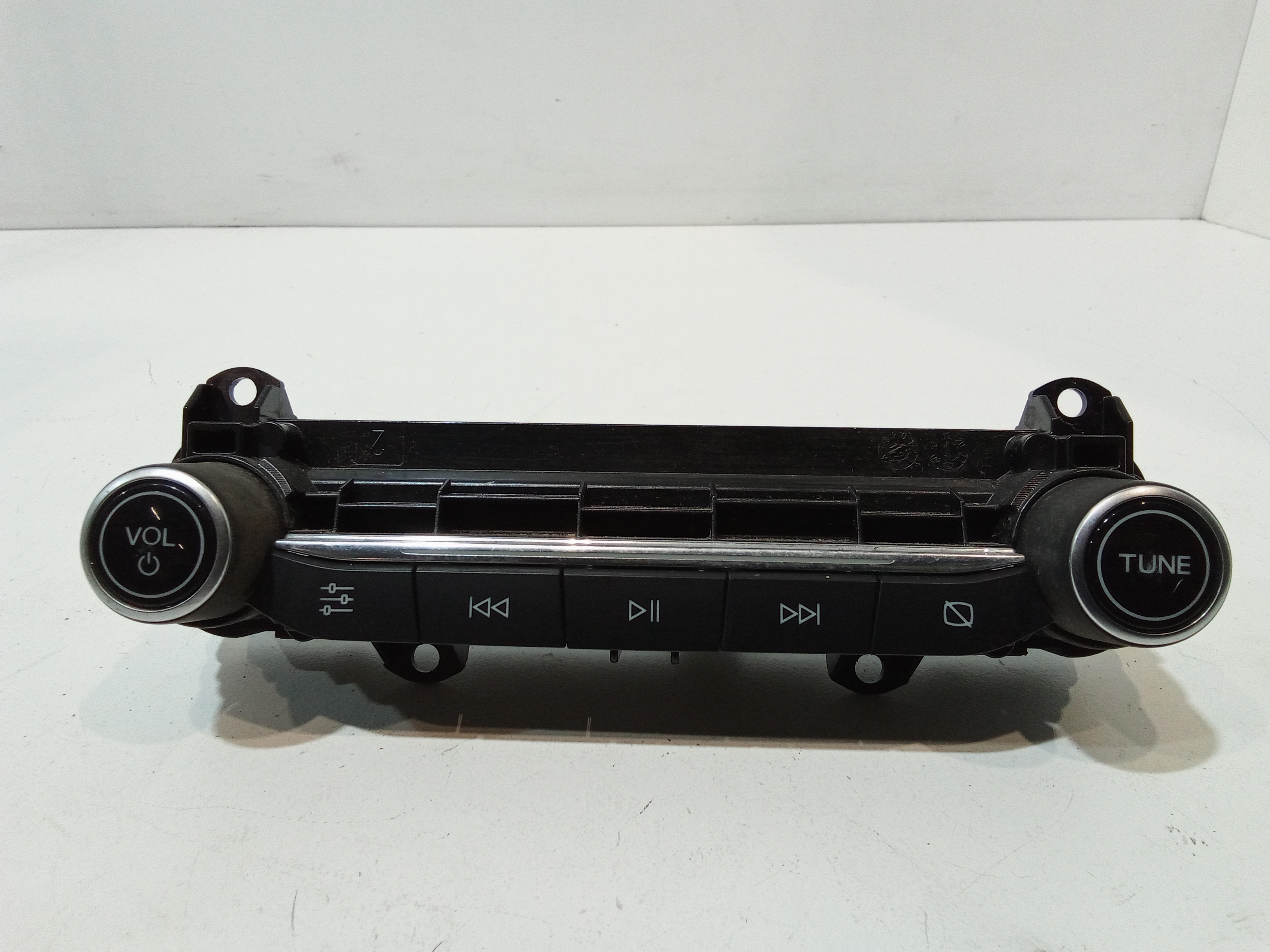 Blocco Comandi Autoradio 2367862 Usato