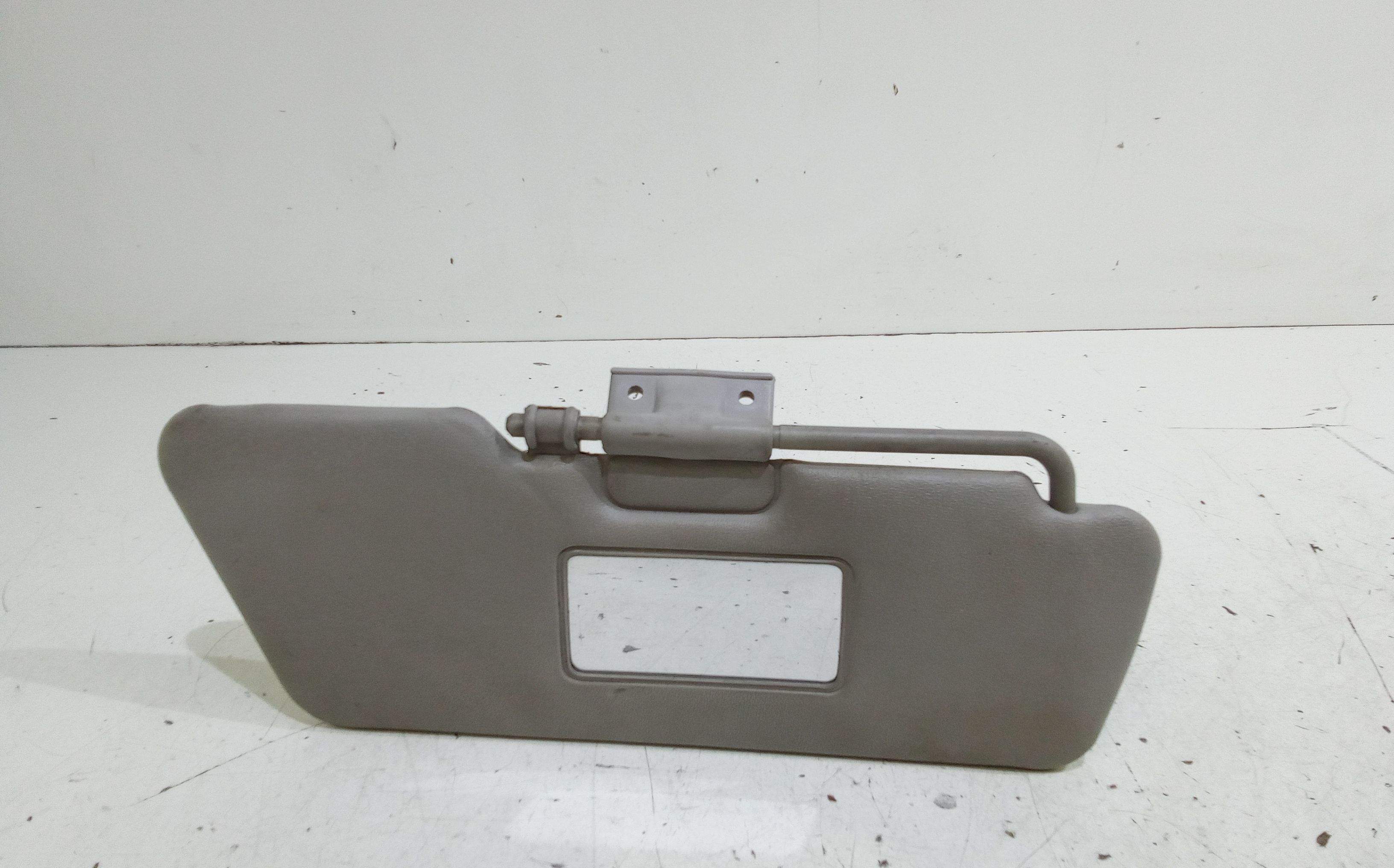 Aletta Parasole Parabrezza Destro 735244339 Usato