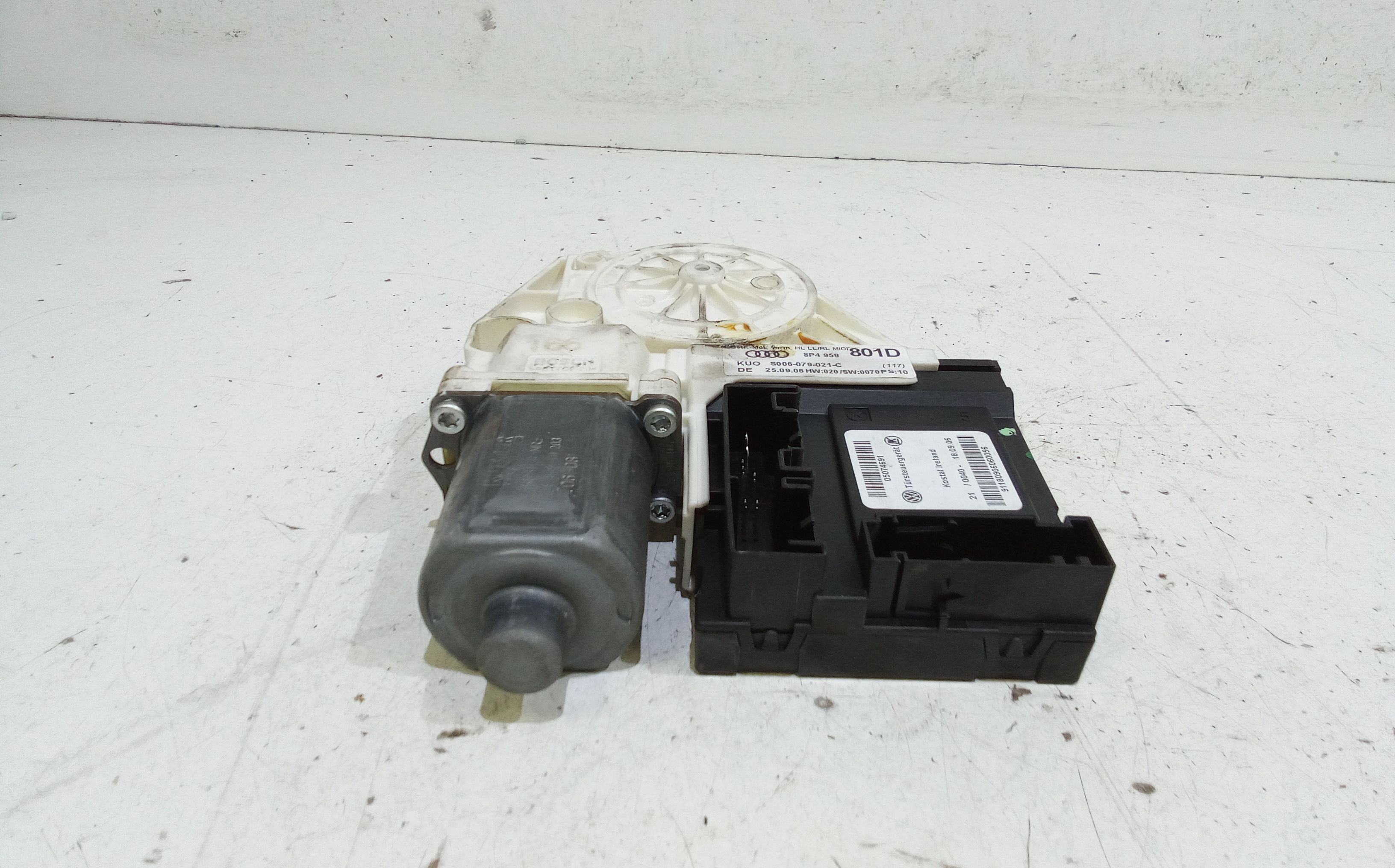 Motorino Alzacristallo Porta Ant. Sinistro A1698204142 Usato