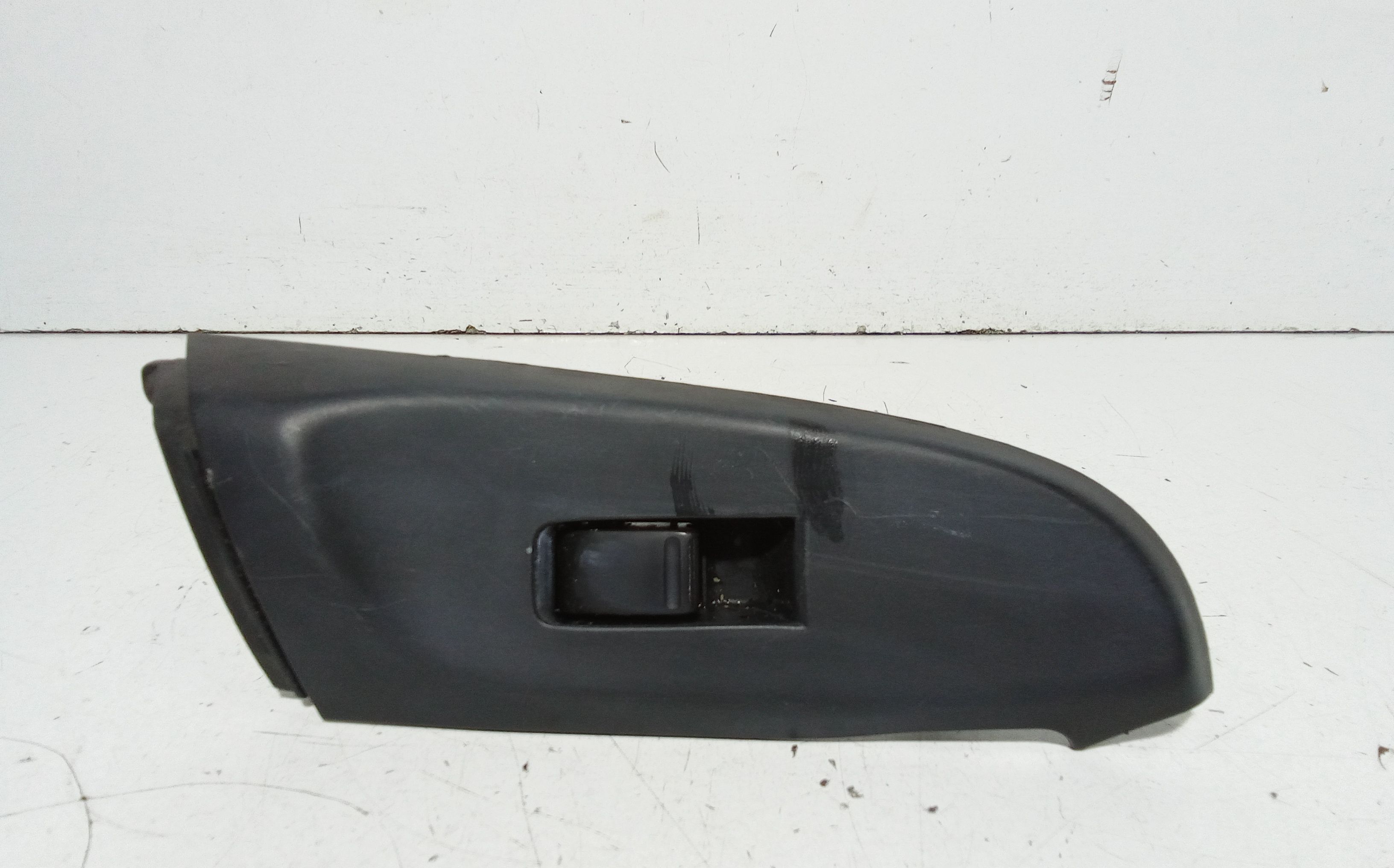 Interruttore Alzacristalli Porta Post. Destro Usato