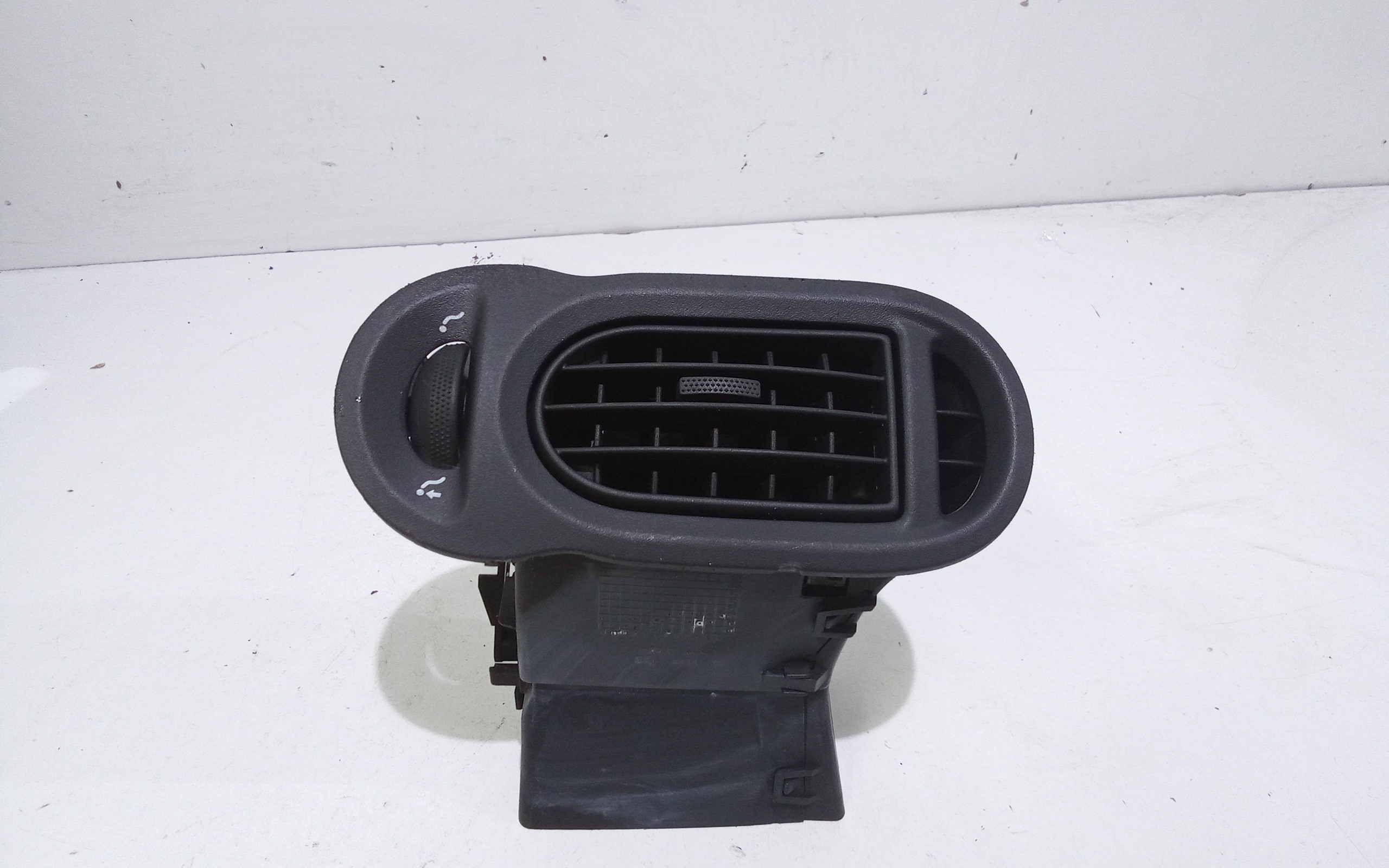 Condotto Aria Bocchette Lat. Cruscotto Sinistro Usato