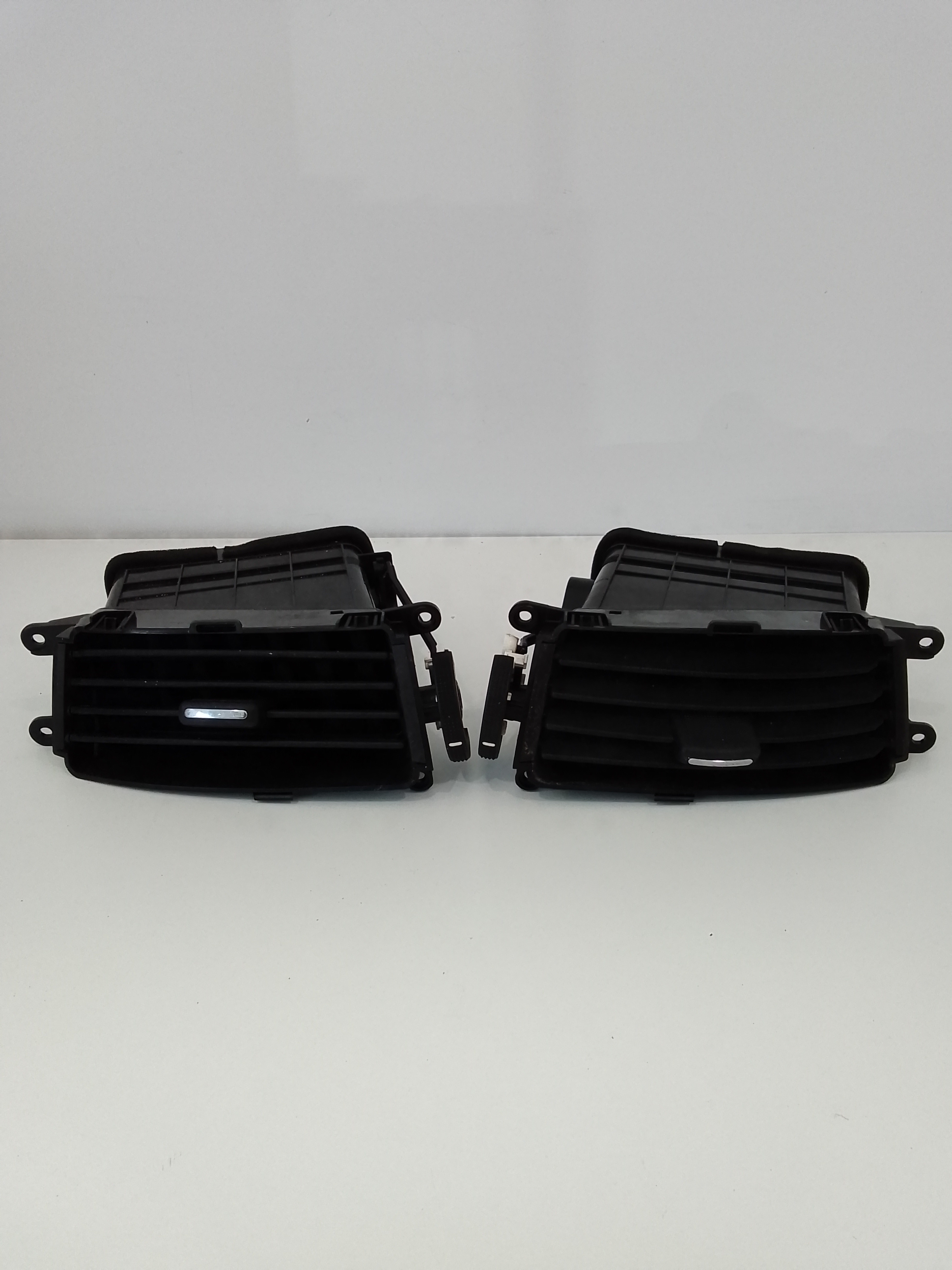 Condotto Aria Bocchette Centr. Sup. Cruscotto 974702H000 Usato