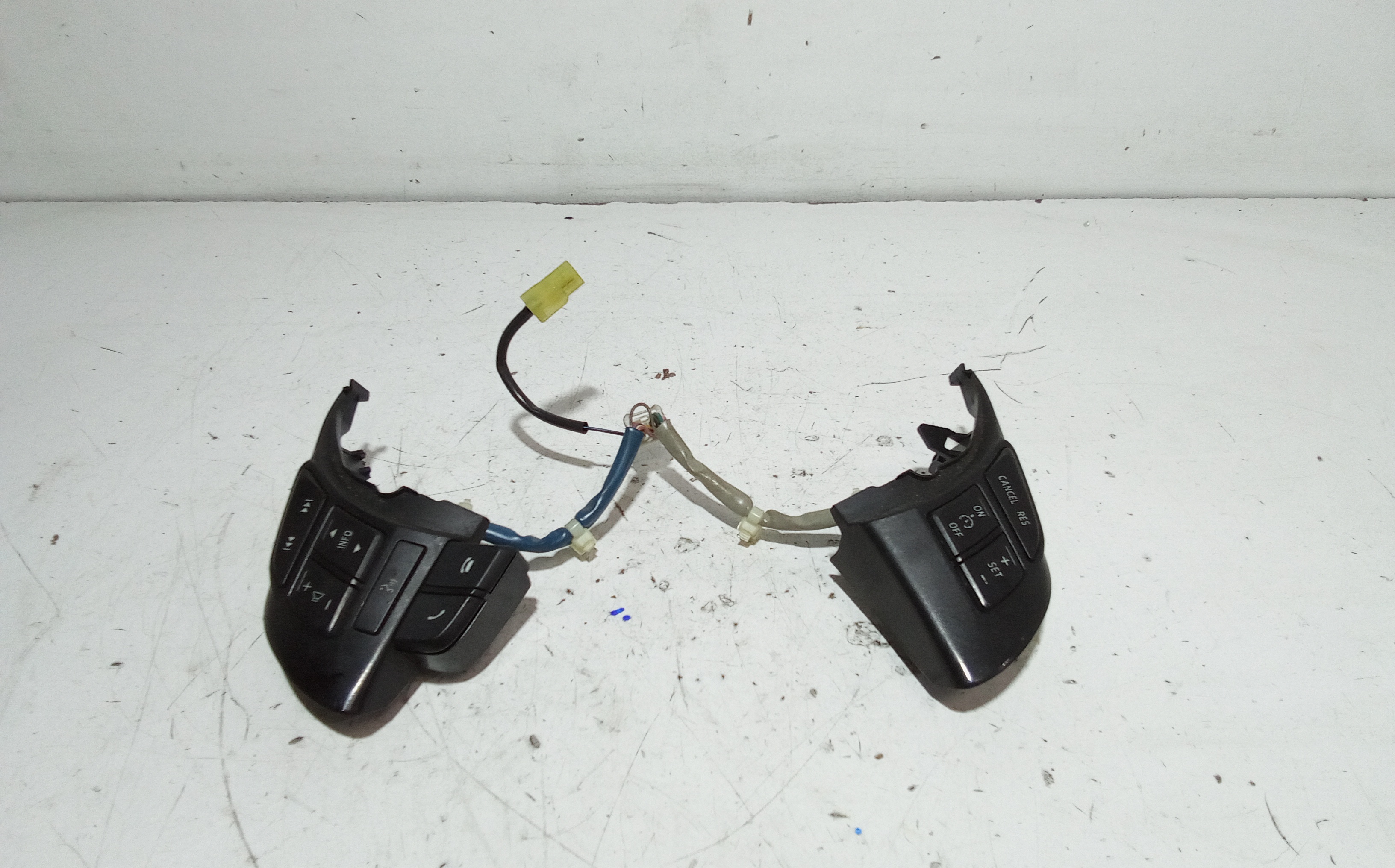 Blocco Volante Multifunzione Usato