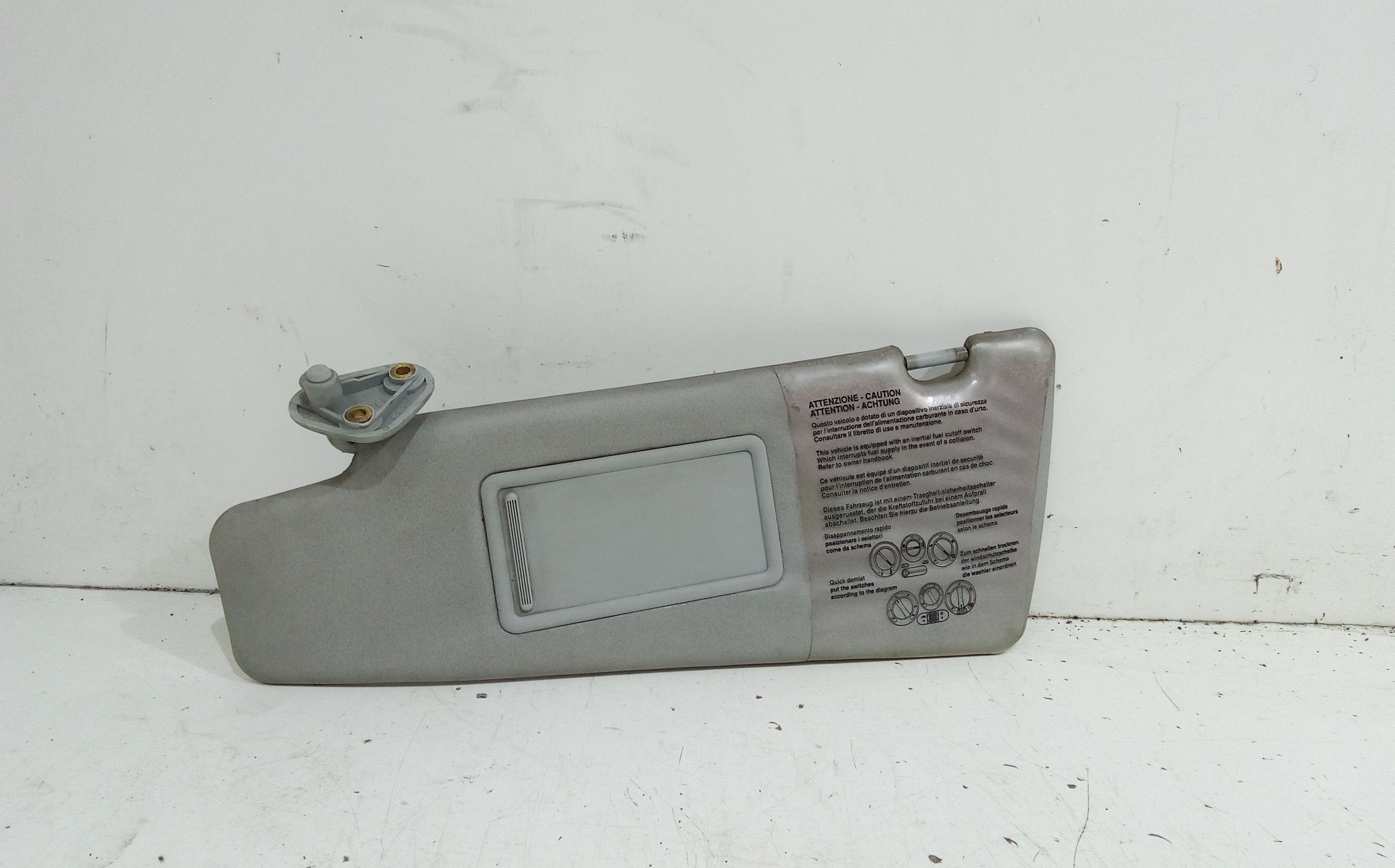 Aletta Parasole Parabrezza Sinistro 735263608 Usato