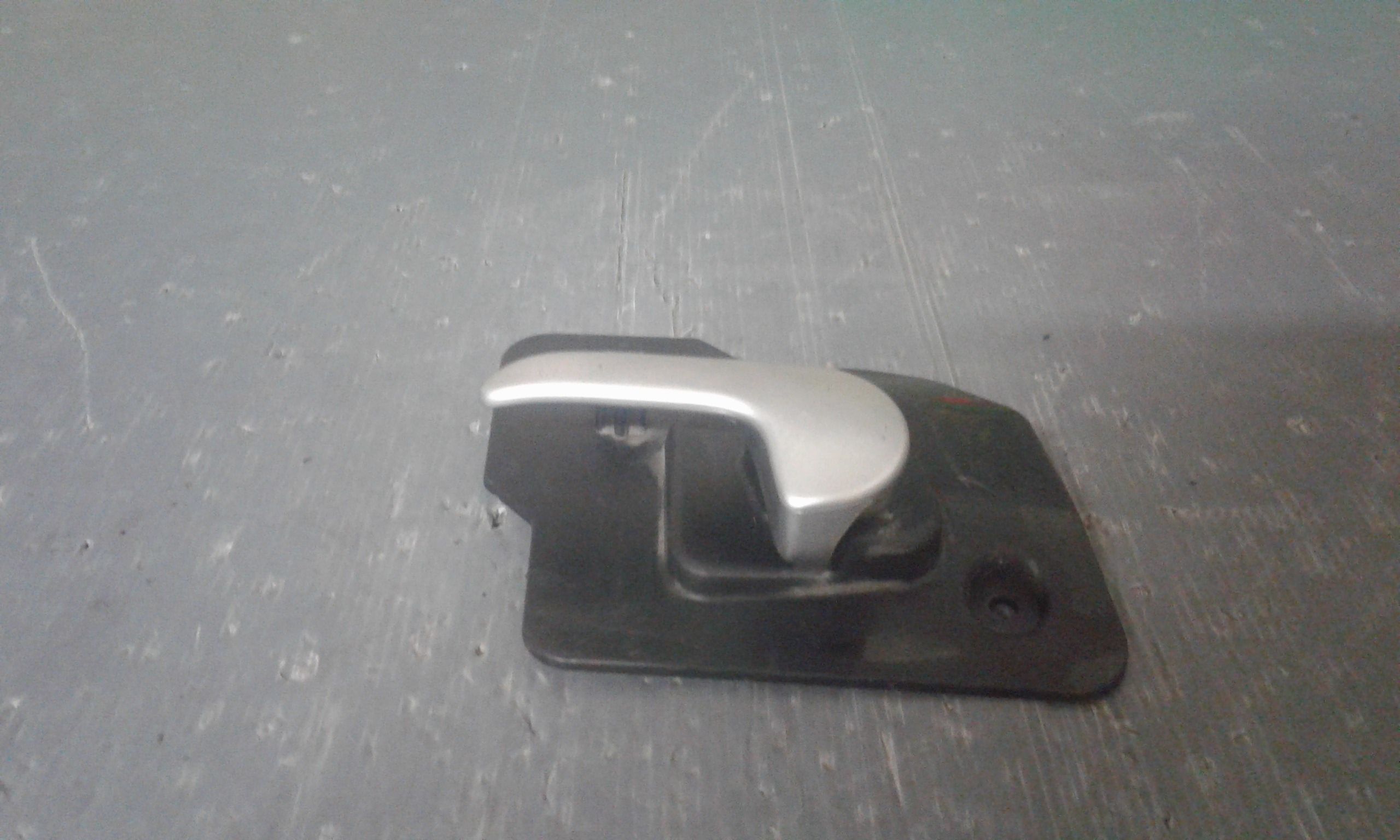 Maniglia Int. Apertura Porta Ant. Sinistro 13121867 Usato