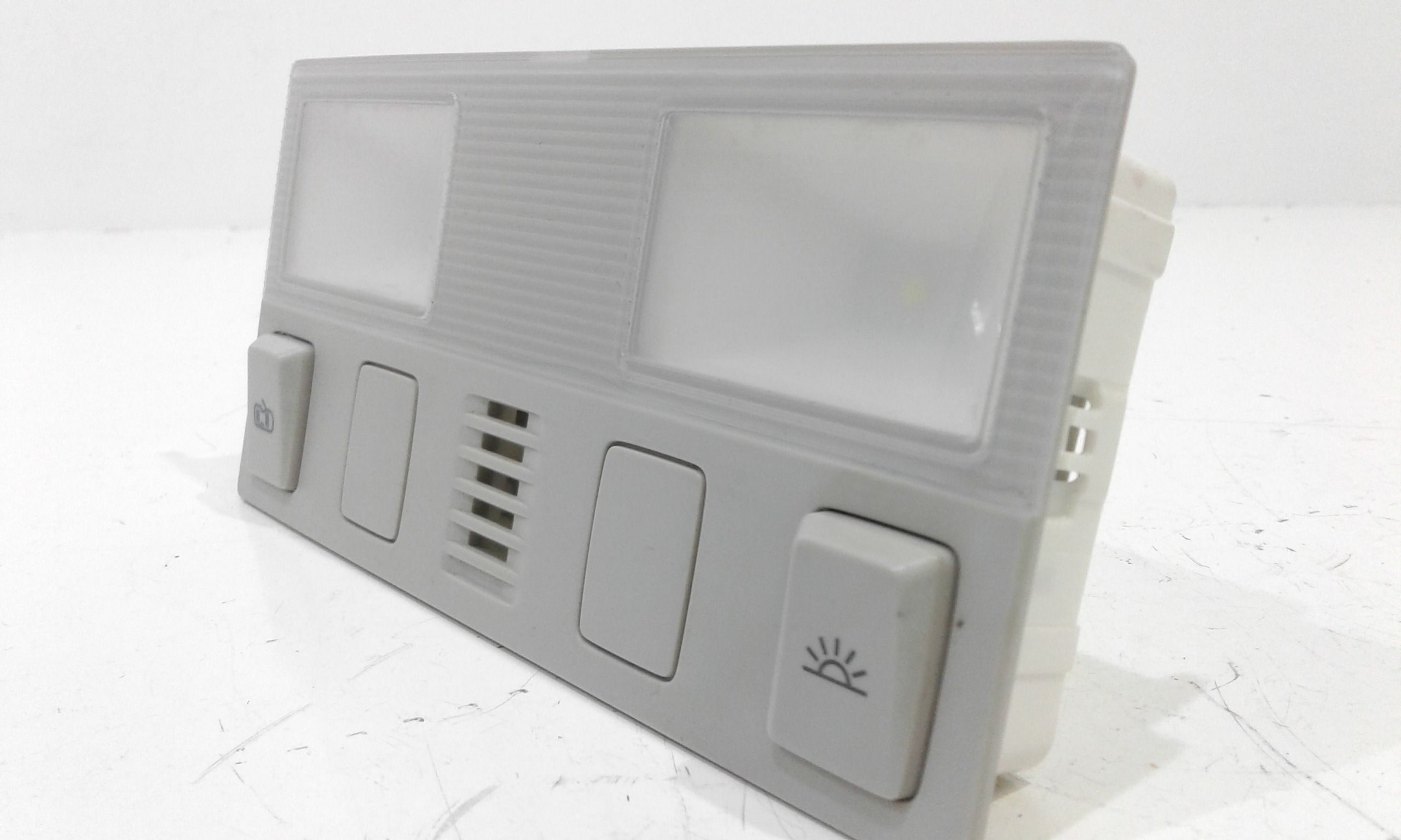 Luce Cortesia Ant. Tetto 7C0947099EY20 Usato