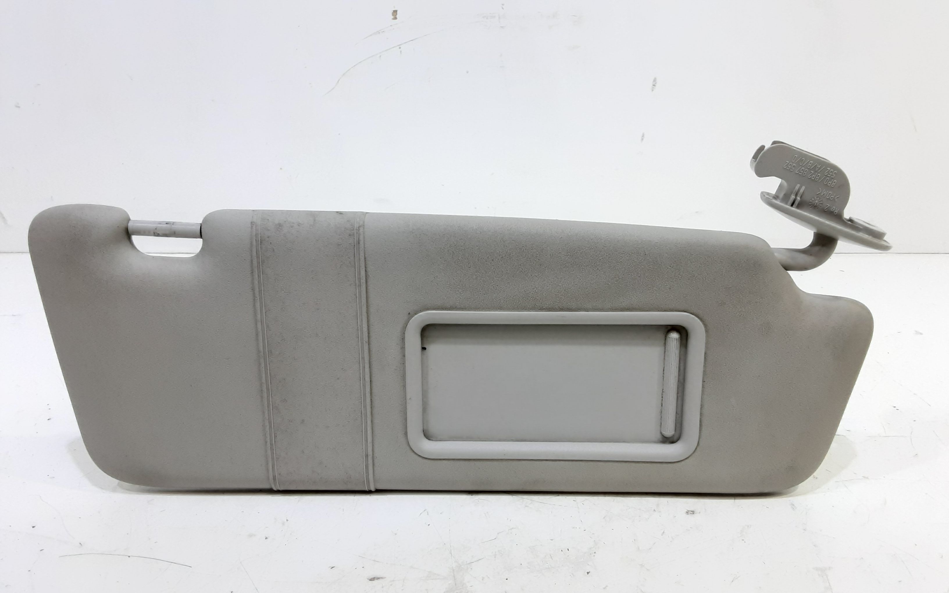 Aletta Parasole Parabrezza Destro 8P08575525B9 Usato