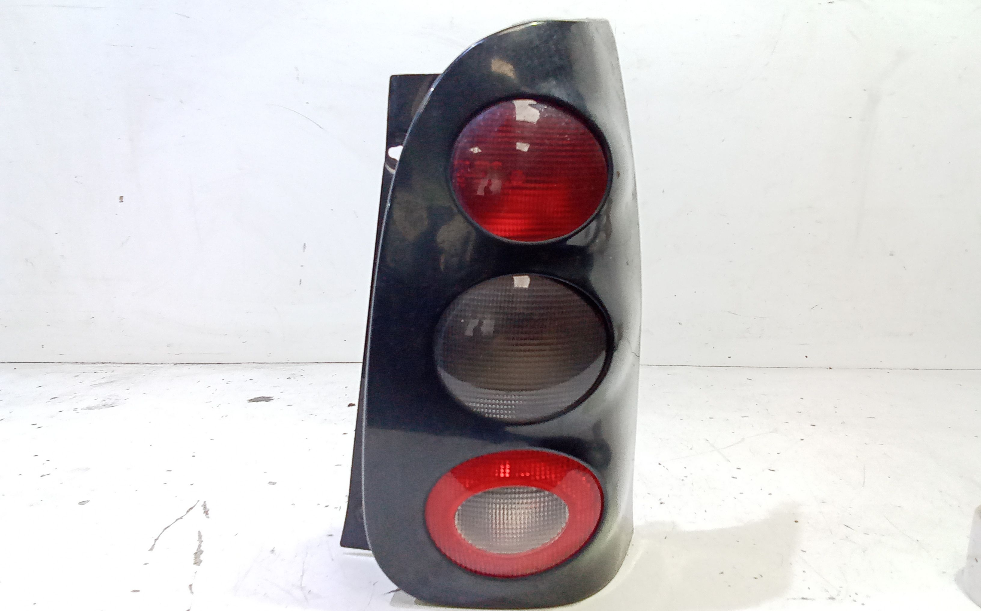 Fanale Post. Destro Q0012861V001000000 Usato