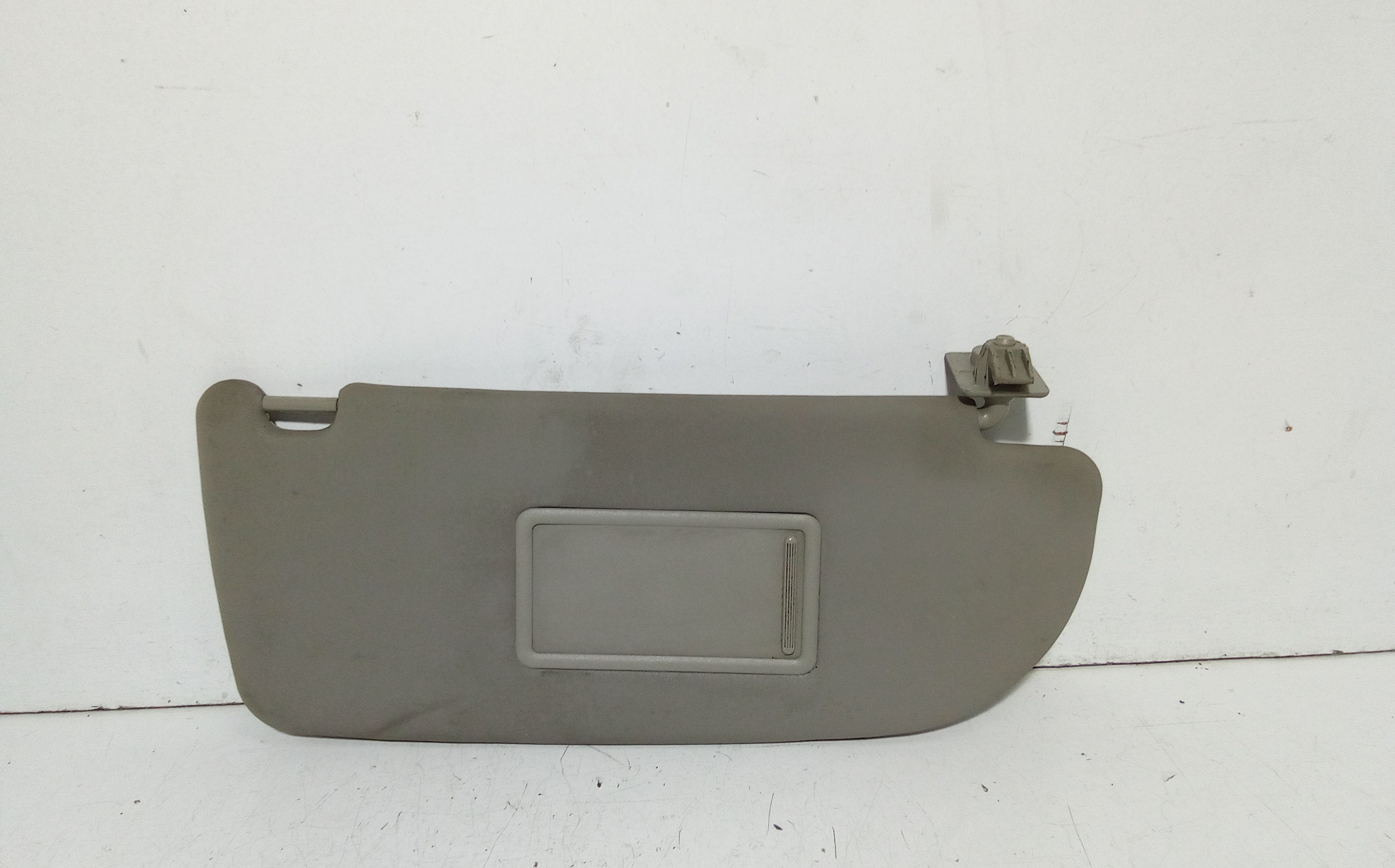 Aletta Parasole Parabrezza Destro 735314225 Usato