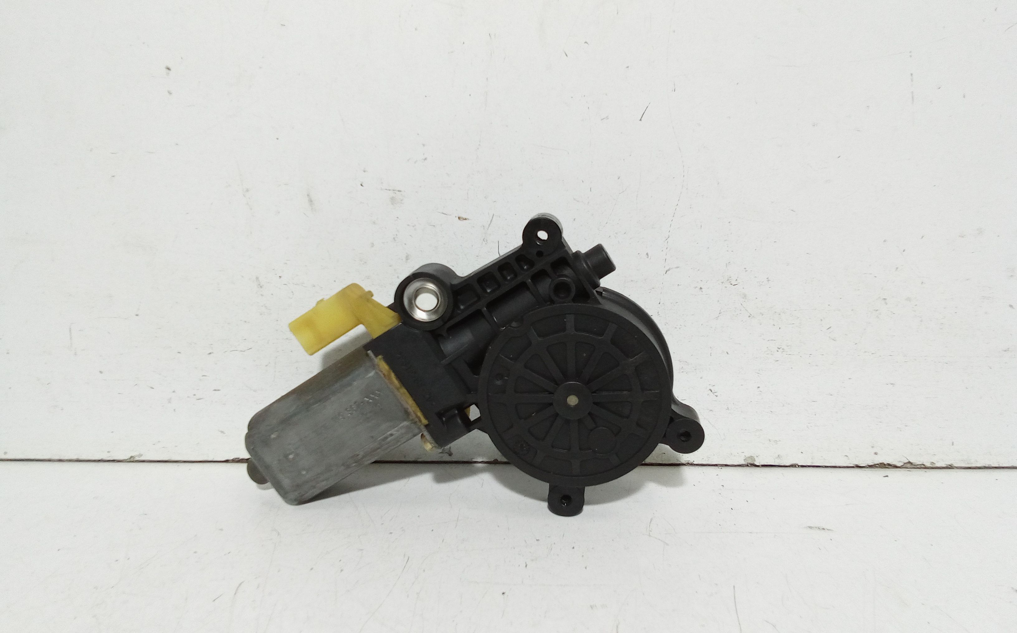 Motorino Alzacristallo Porta Ant. Sinistro Q0002678V004000000 Usato