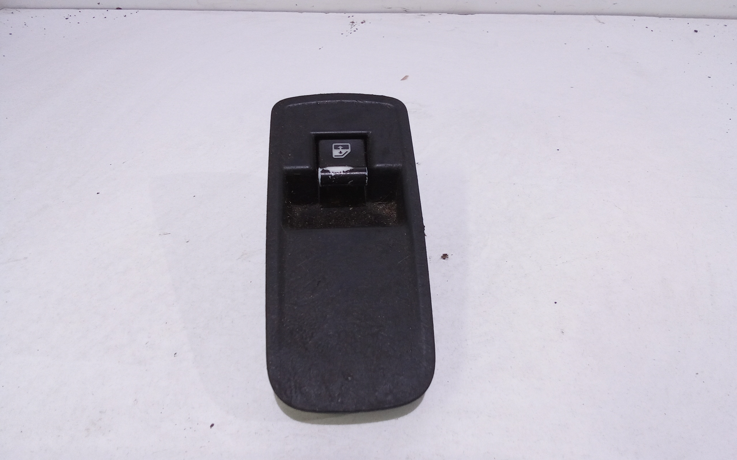 Interruttore Alzacristalli Porta Ant. Destro Usato