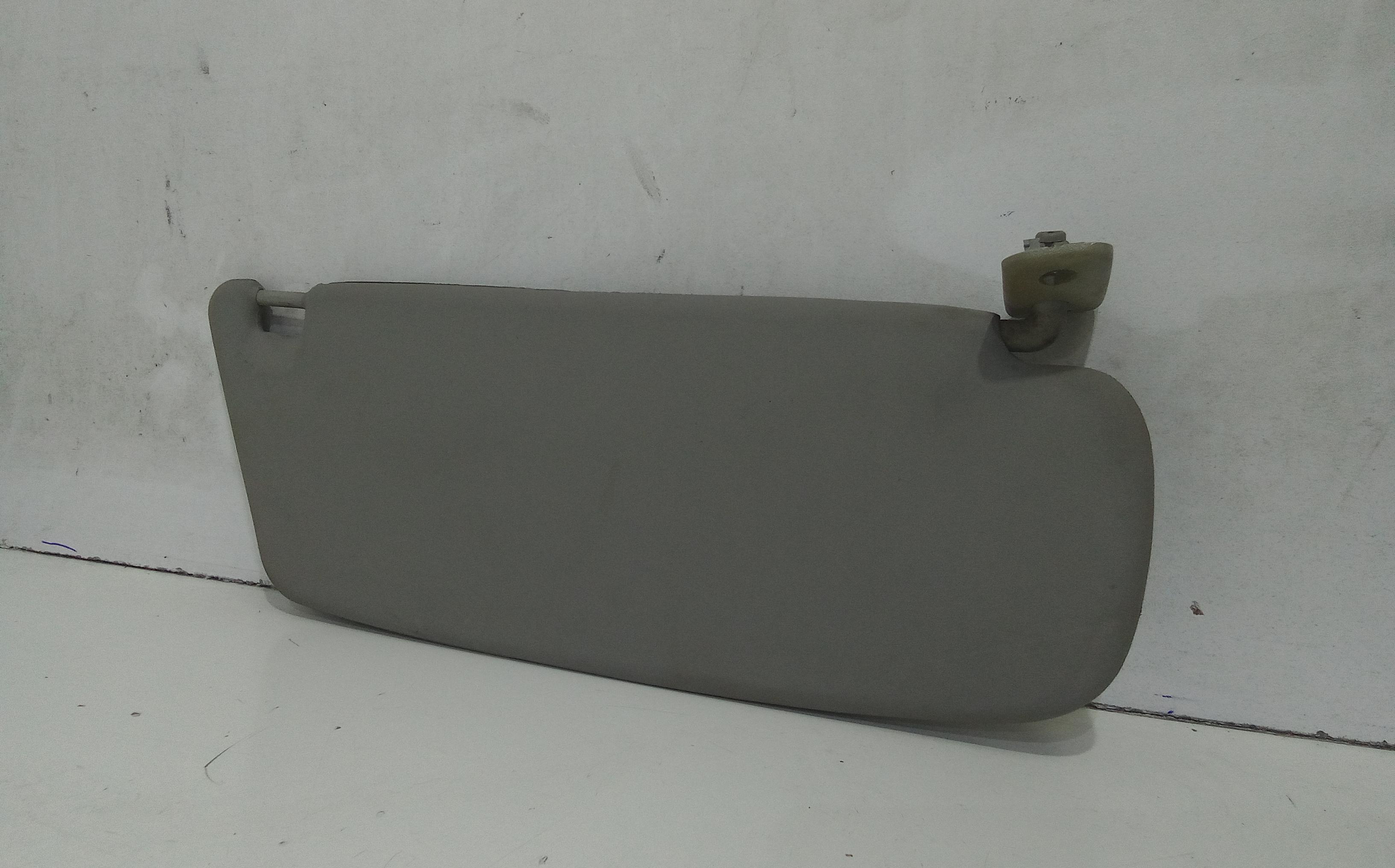 Aletta Parasole Parabrezza Sinistro 13130072 Usato