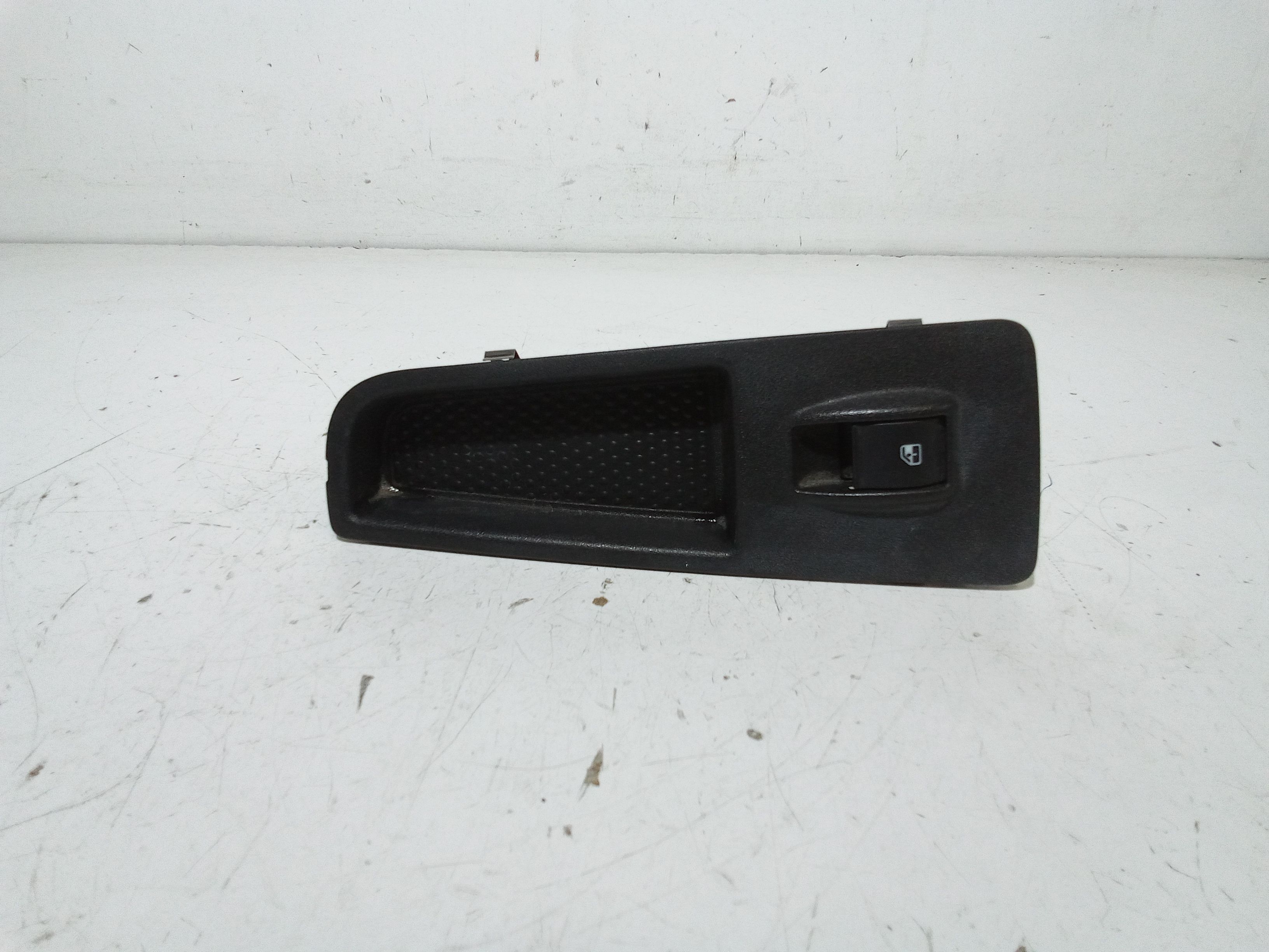 Interruttore Alzacristalli Porta Ant. Destro Usato