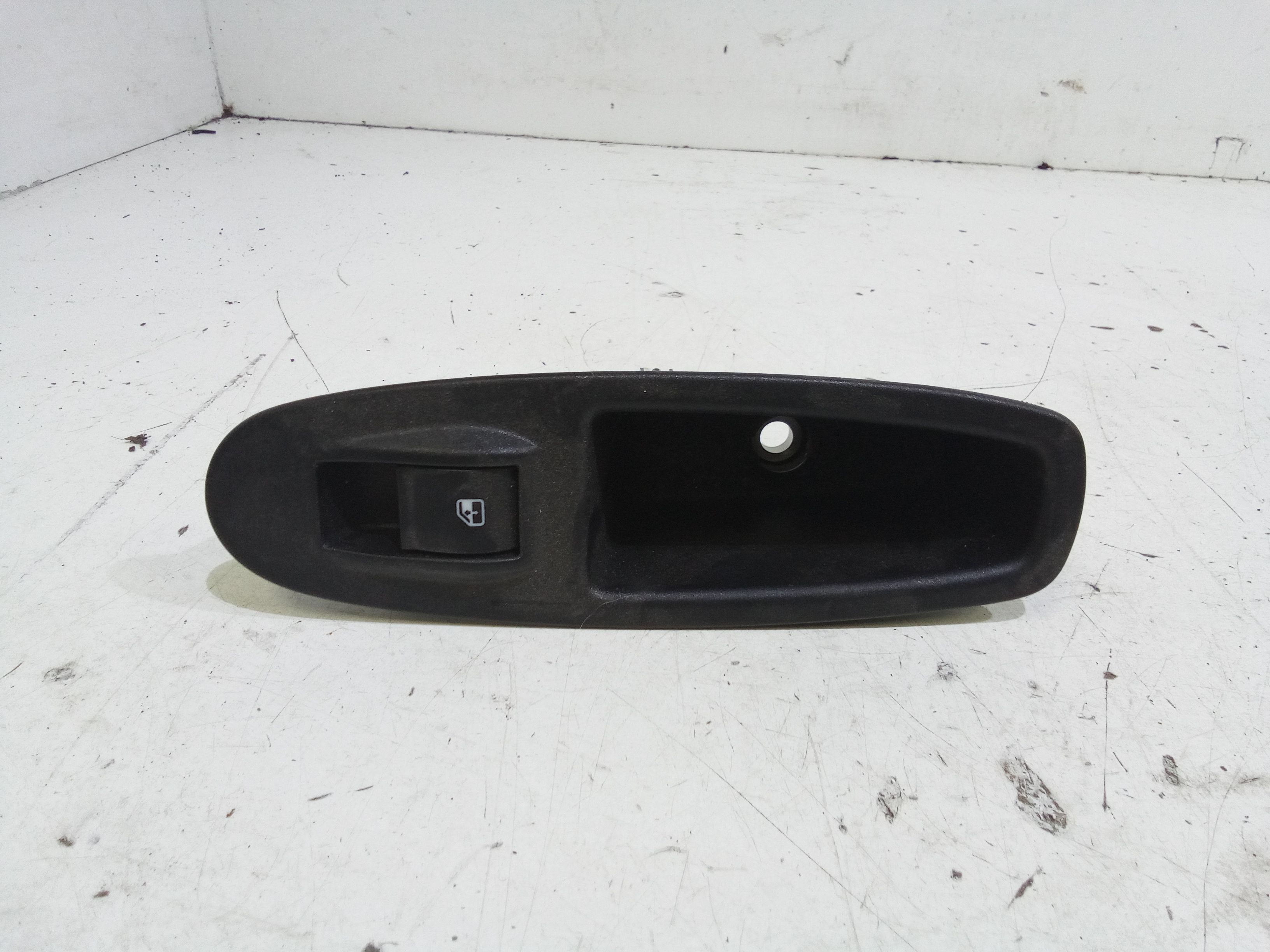 Interruttore Alzacristalli Porta Post. Destro 735531348 Usato