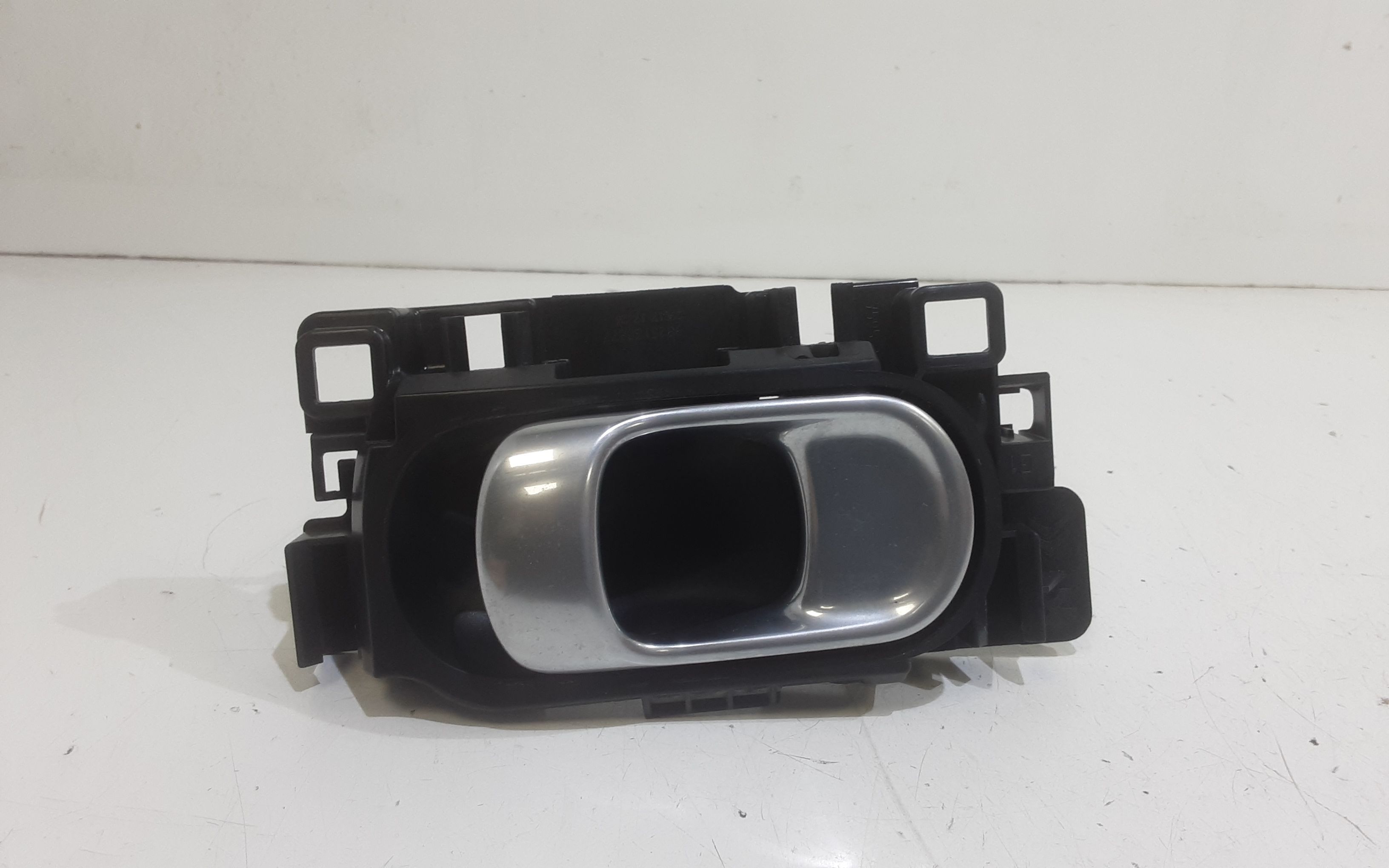 Maniglia Int. Apertura Porta Ant. Sinistro 9143T1 Usato