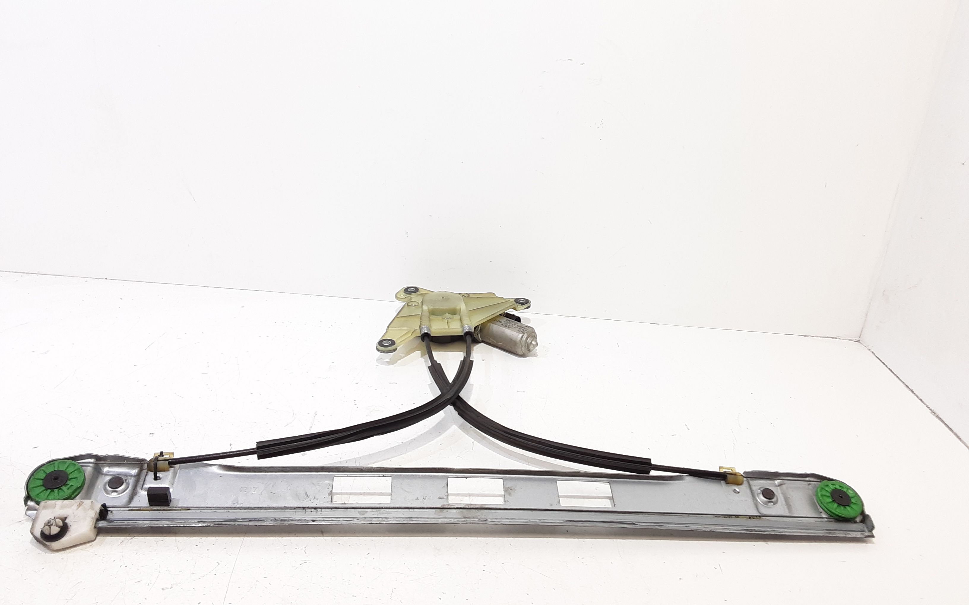 Alzacristallo Porta Ant. Sinistro 807210009R Usato