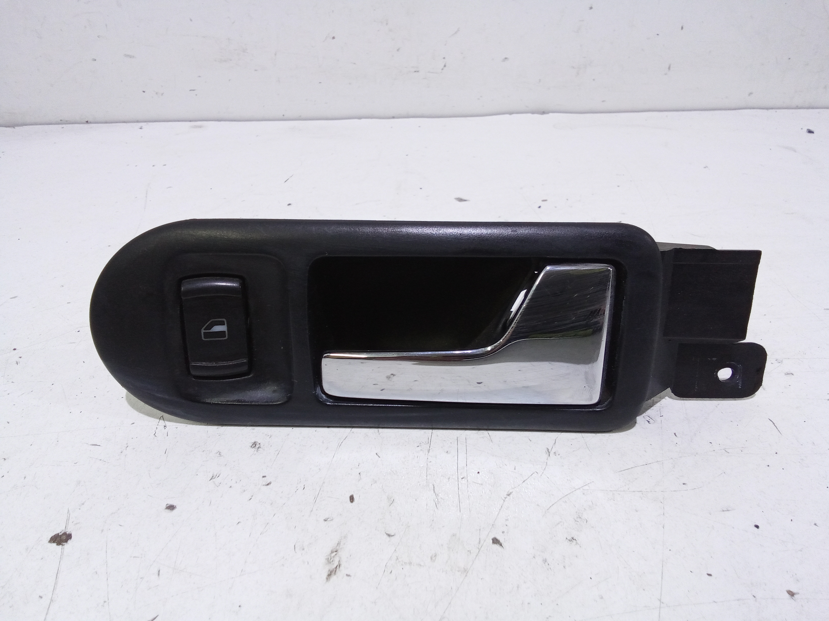 Maniglia Int. Apertura Porta Ant. Destro Usato