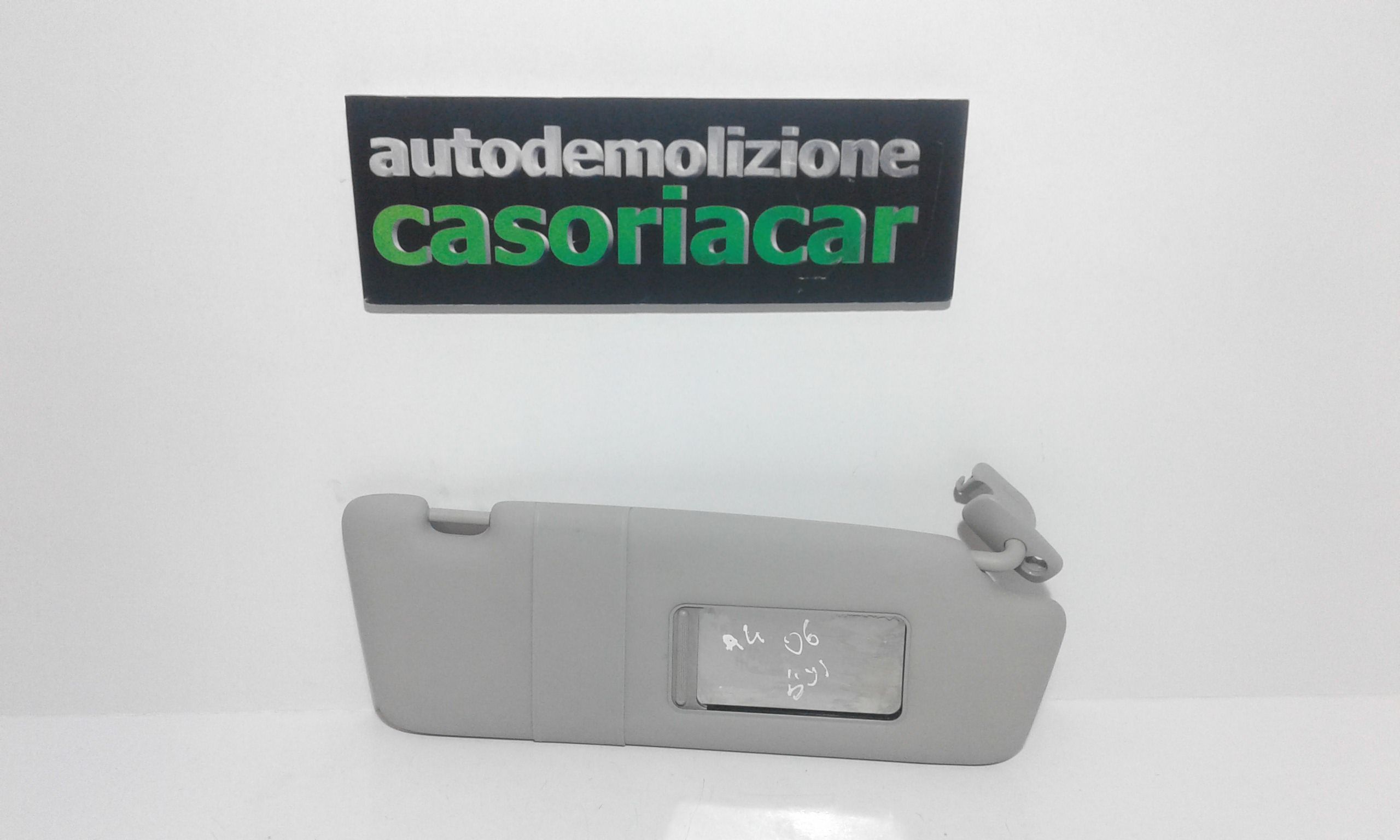 Aletta Parasole Parabrezza Destro 8E0857552H85P Usato