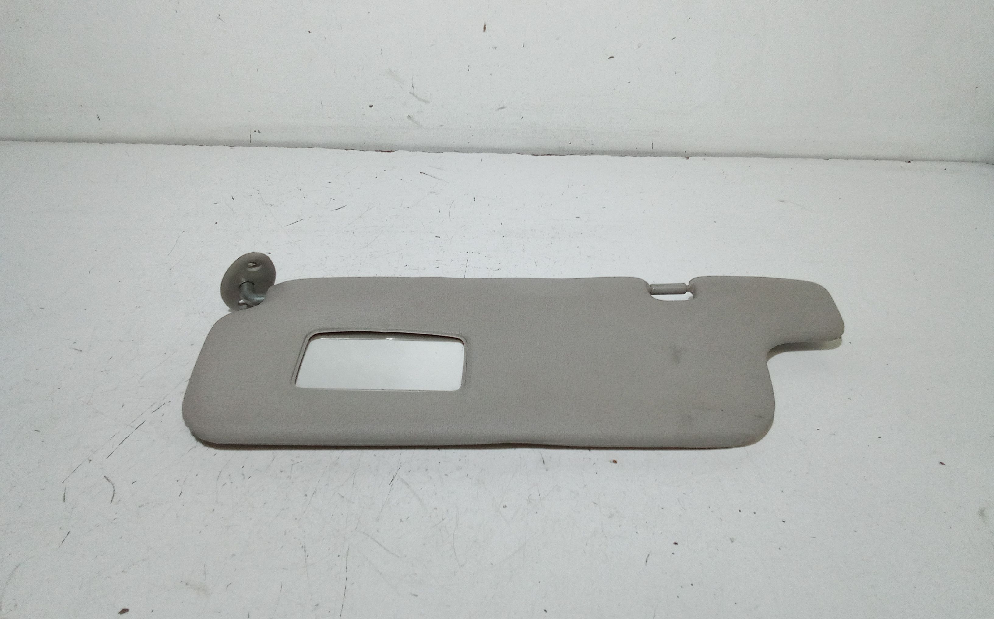 Aletta Parasole Parabrezza Sinistro 7432052311B0 Usato