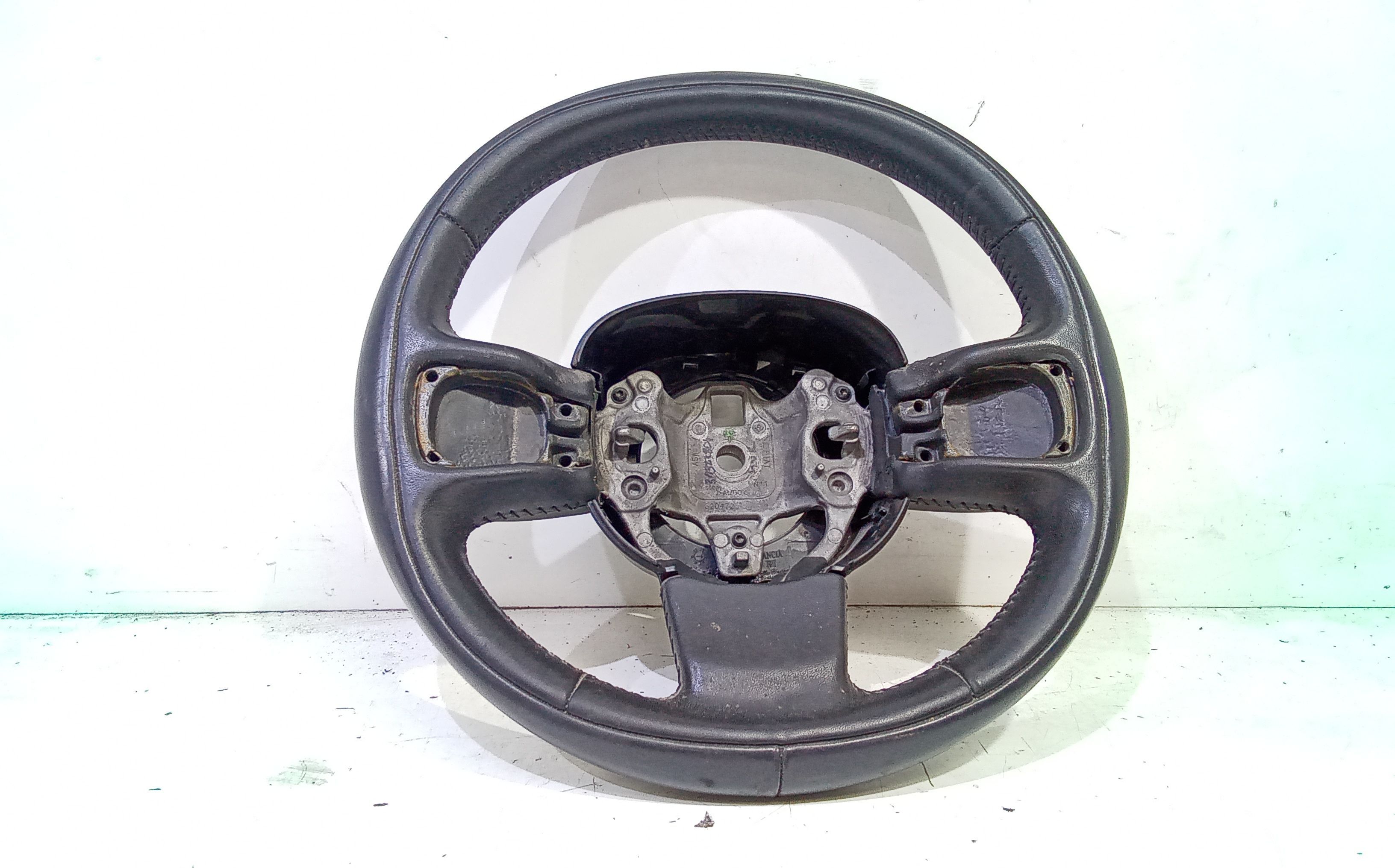 Volante 735560388 Usato