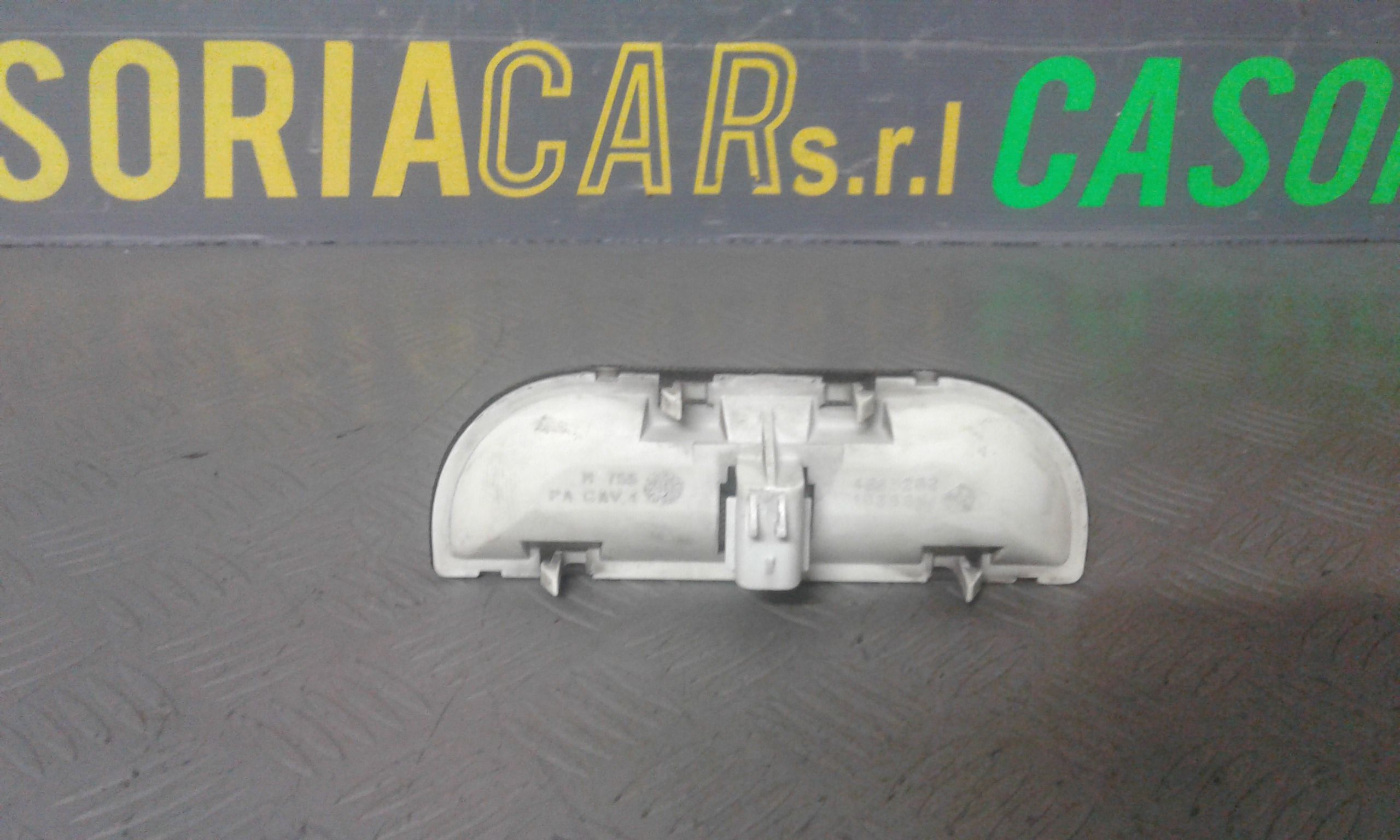 Luce Cortesia Centr. Tetto Usato