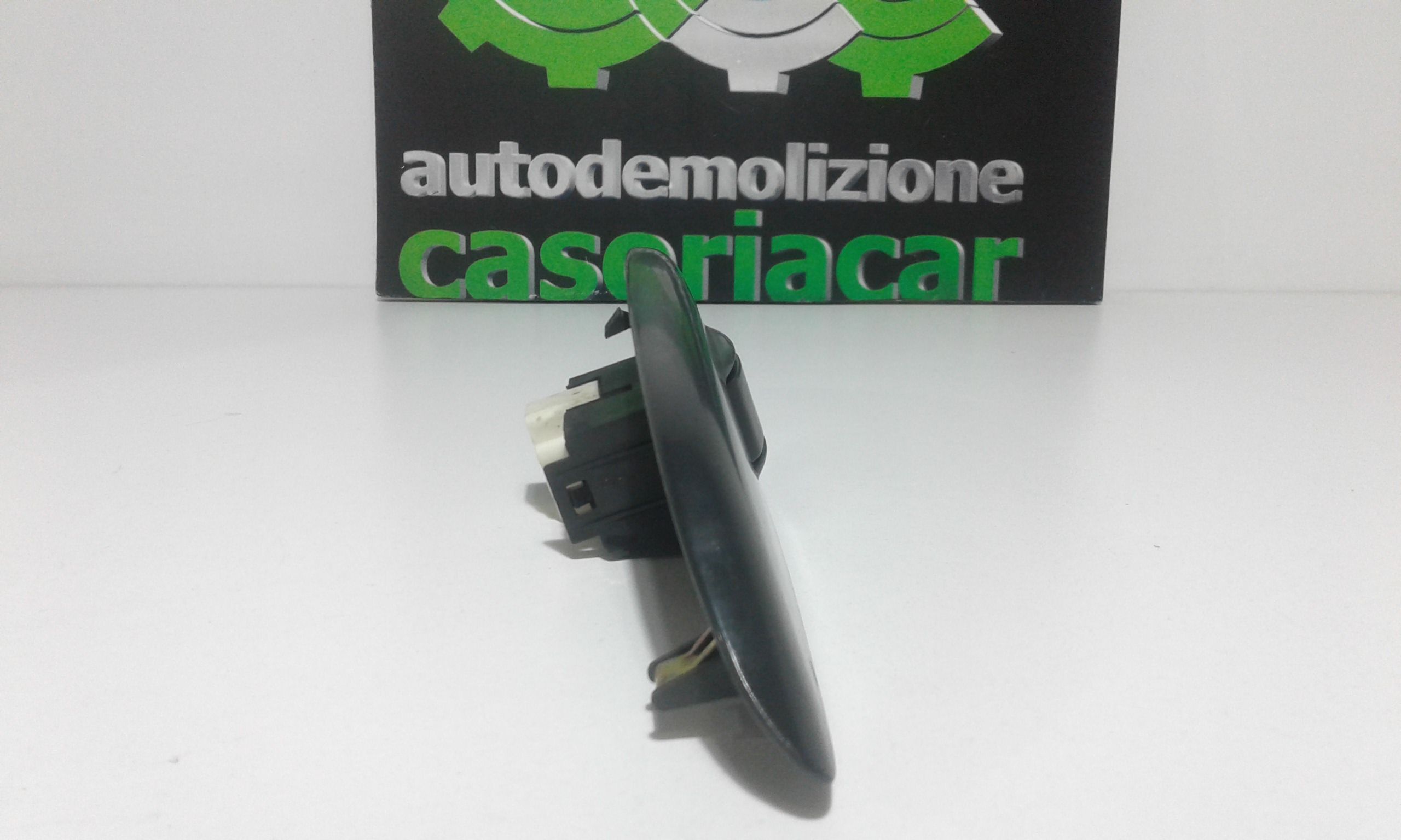 Interruttore Alzacristalli Porta Ant. Destro 8481012080 Usato