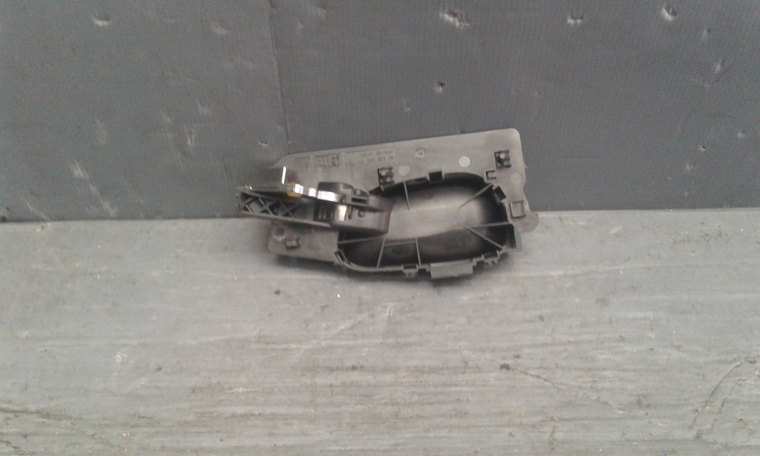 Maniglia Int. Apertura Porta Ant. Sinistro 9143E9 Usato