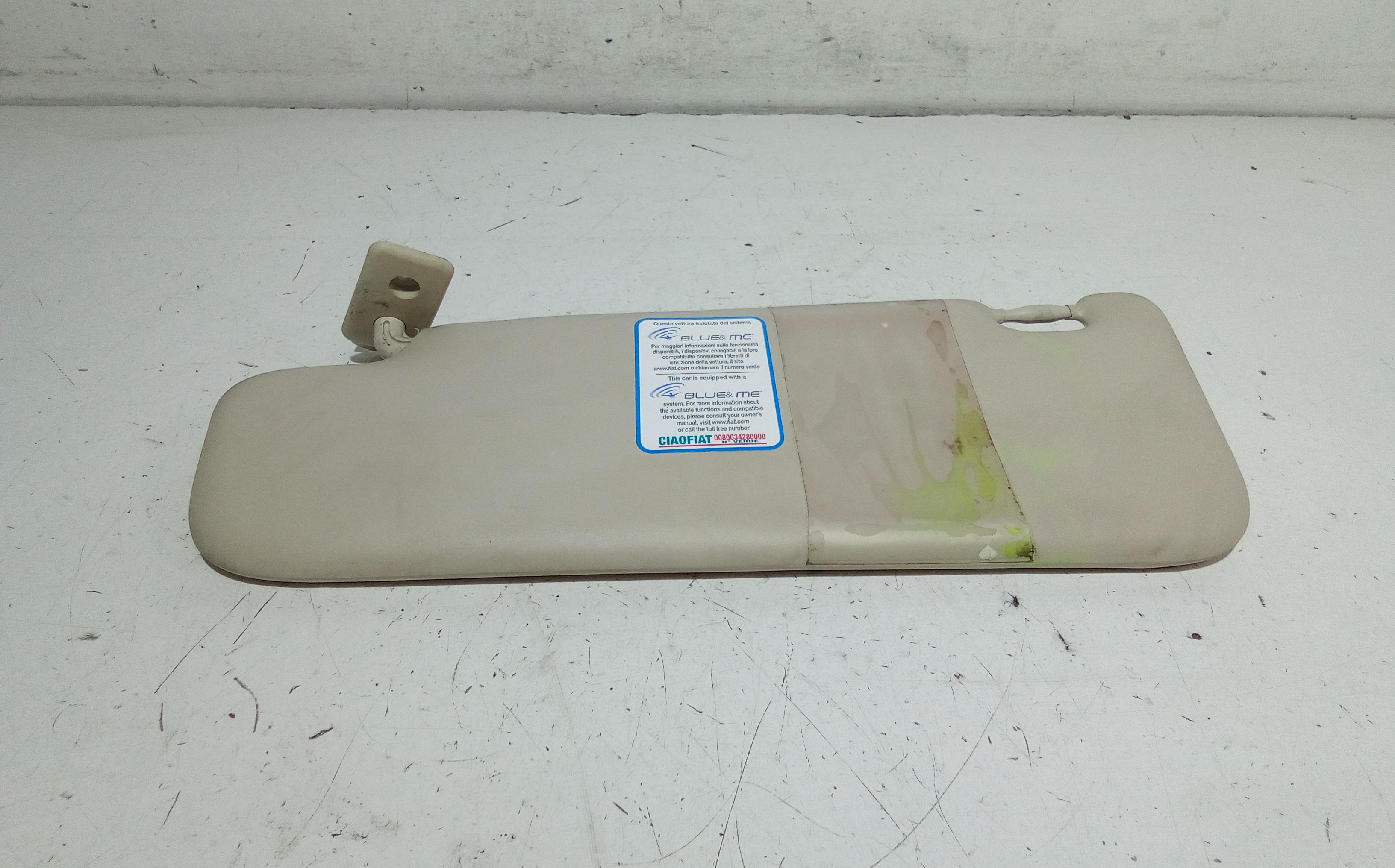 Aletta Parasole Parabrezza Sinistro 735643362 Usato