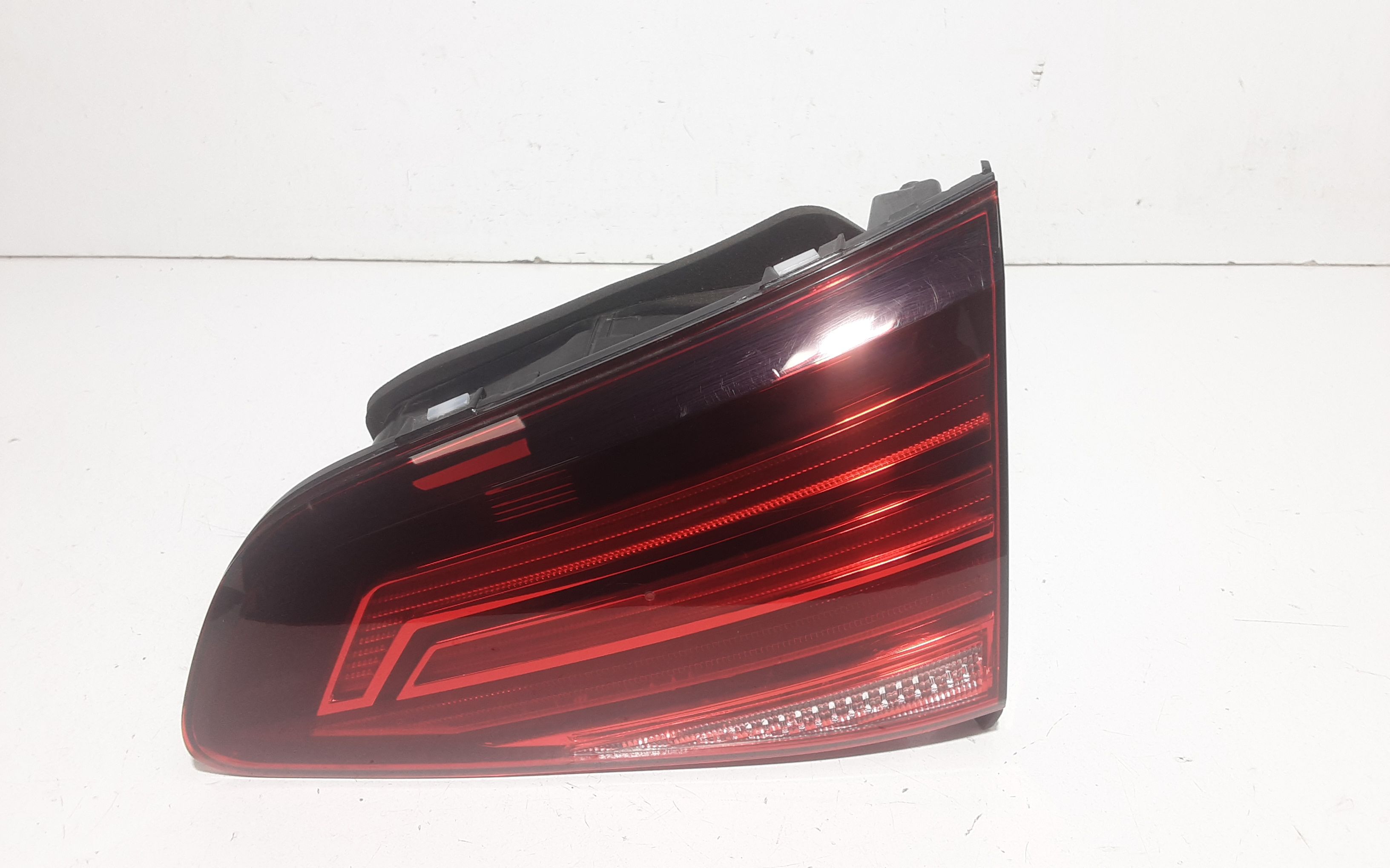 Fanale Post. Parte Int. Destro 5G0945094AC Usato