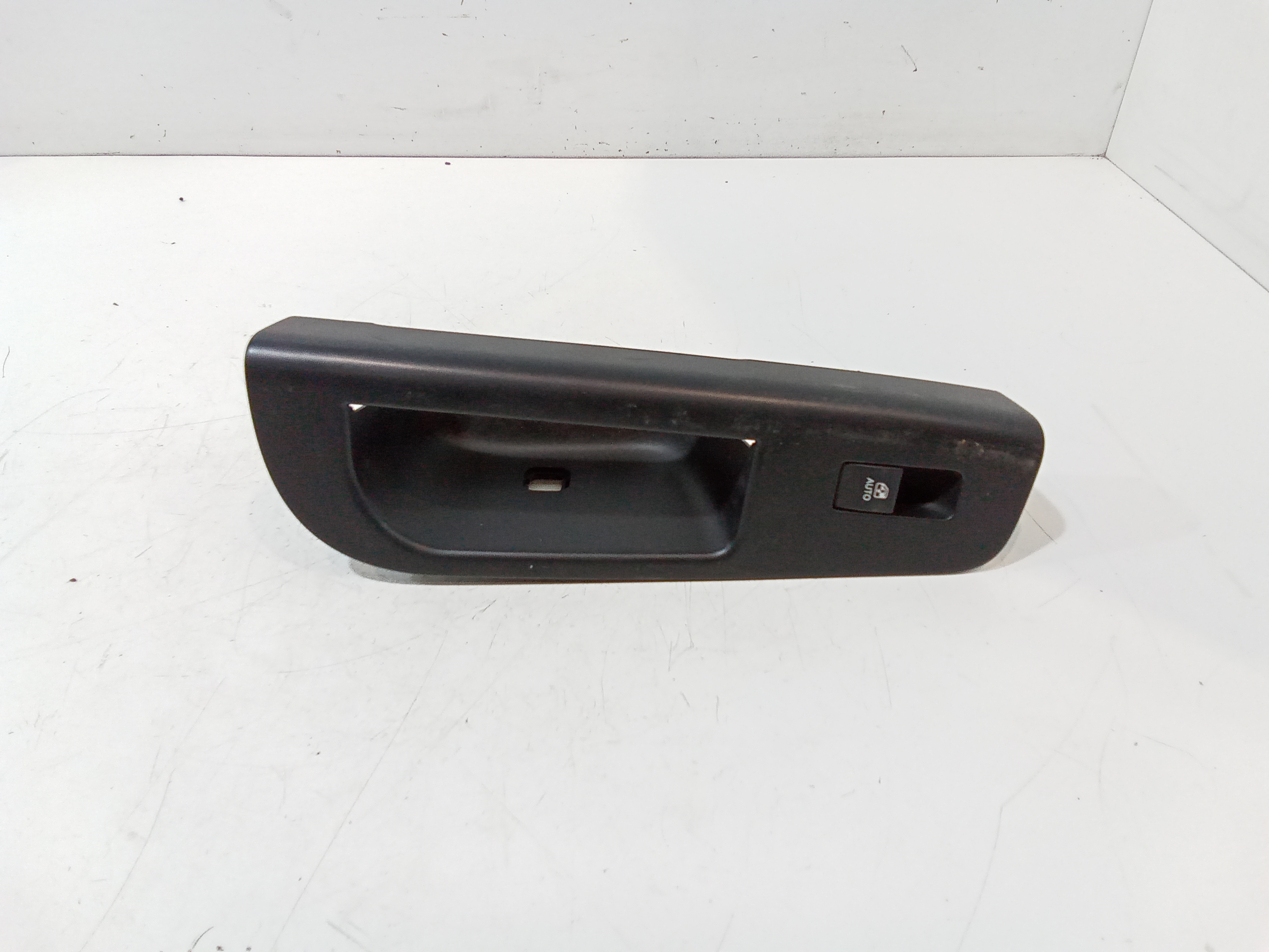 Interruttore Alzacristalli Porta Post. Destro 935751H000EQ Usato