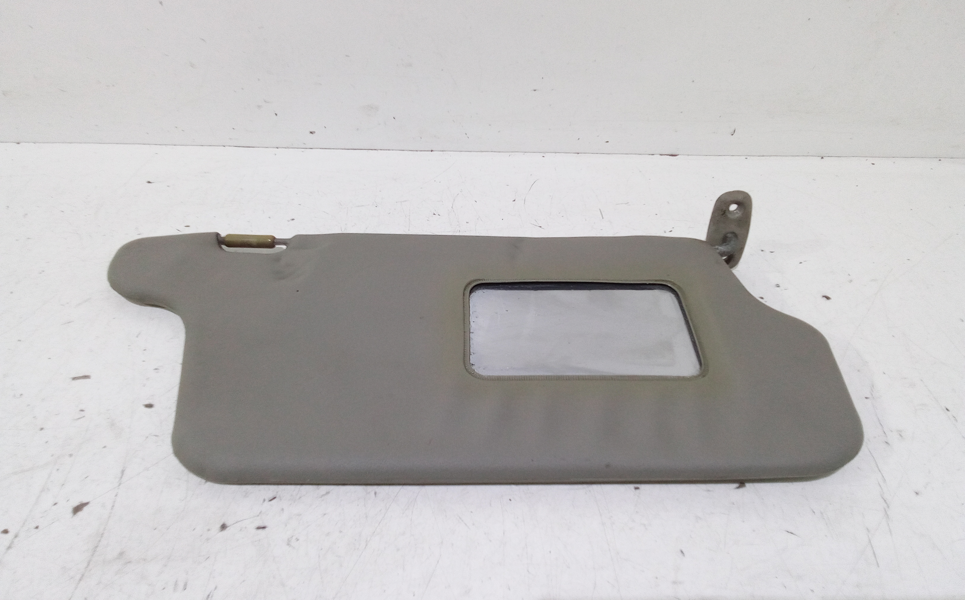 Aletta Parasole Parabrezza Destro 8520202500OB Usato