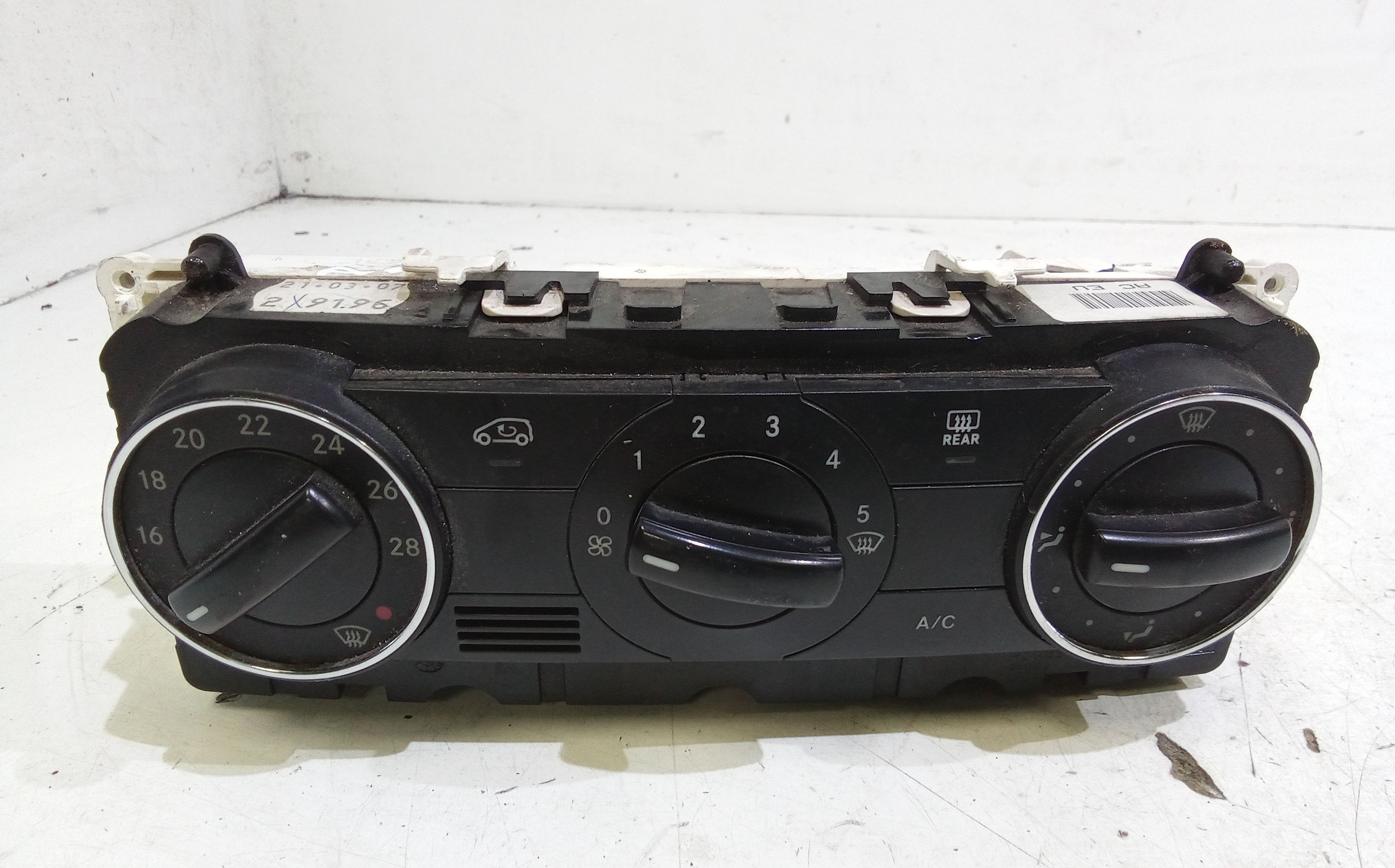 Blocco Comando Climatizzazione A1698302585 Usato