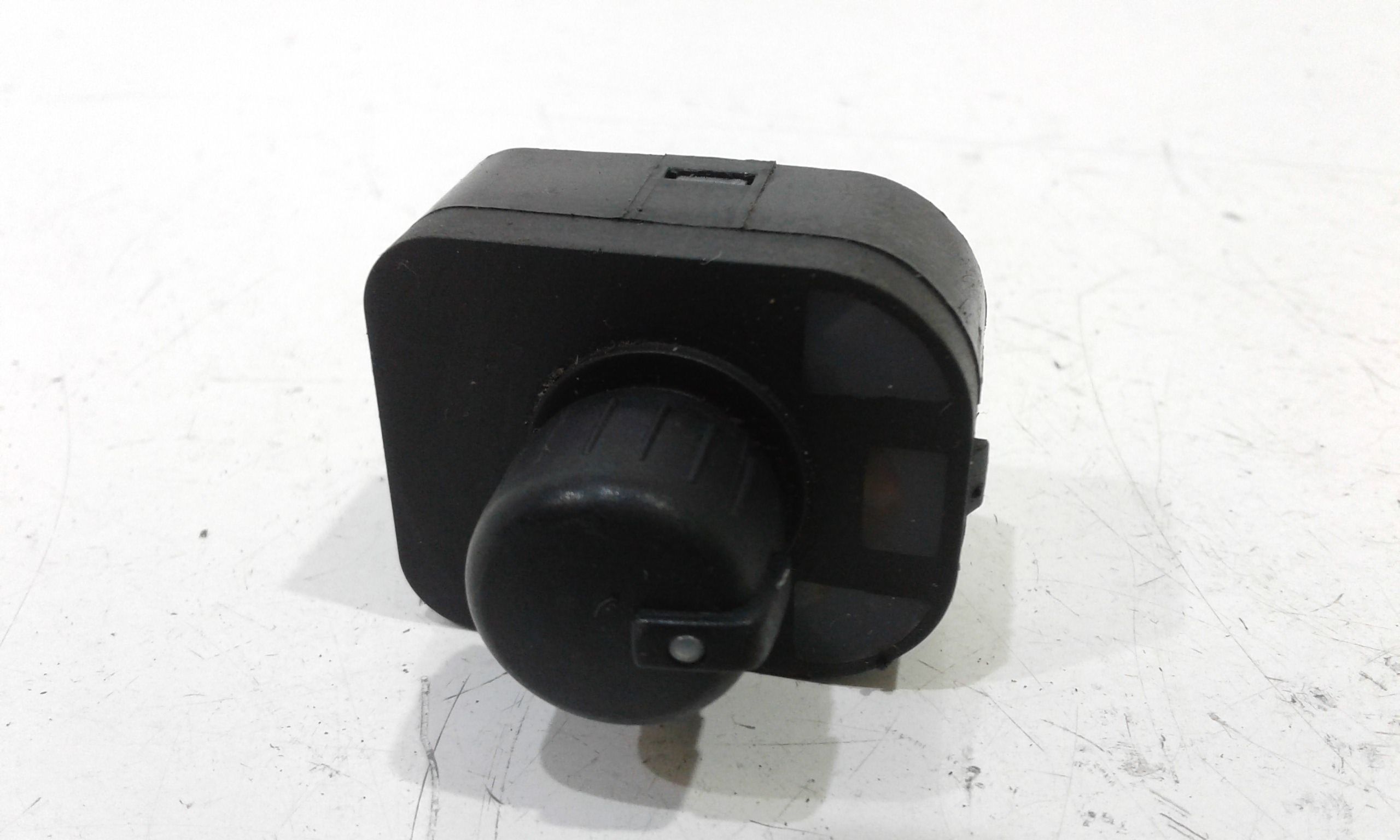 Interruttore Regolazione Retrovisore Est. 8E0959565A4PK Usato