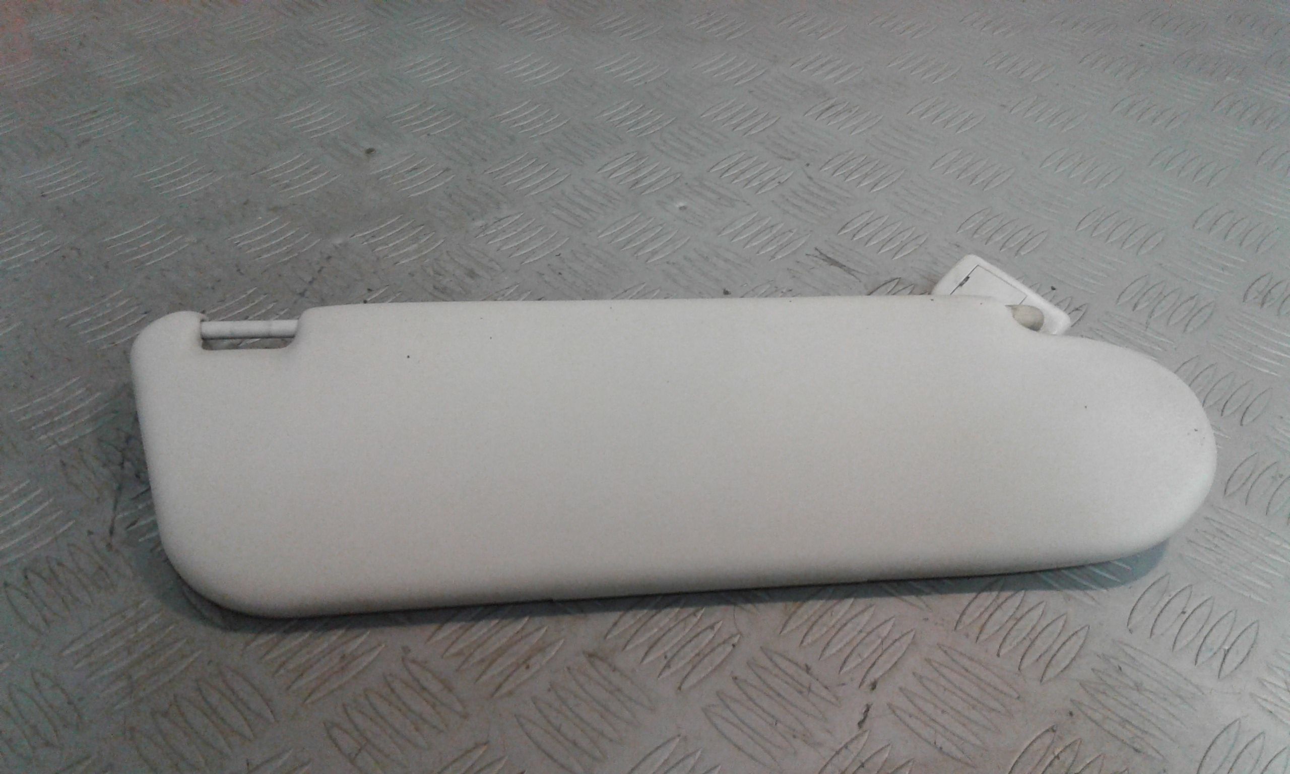 Aletta Parasole Parabrezza Sinistro 24454157 Usato