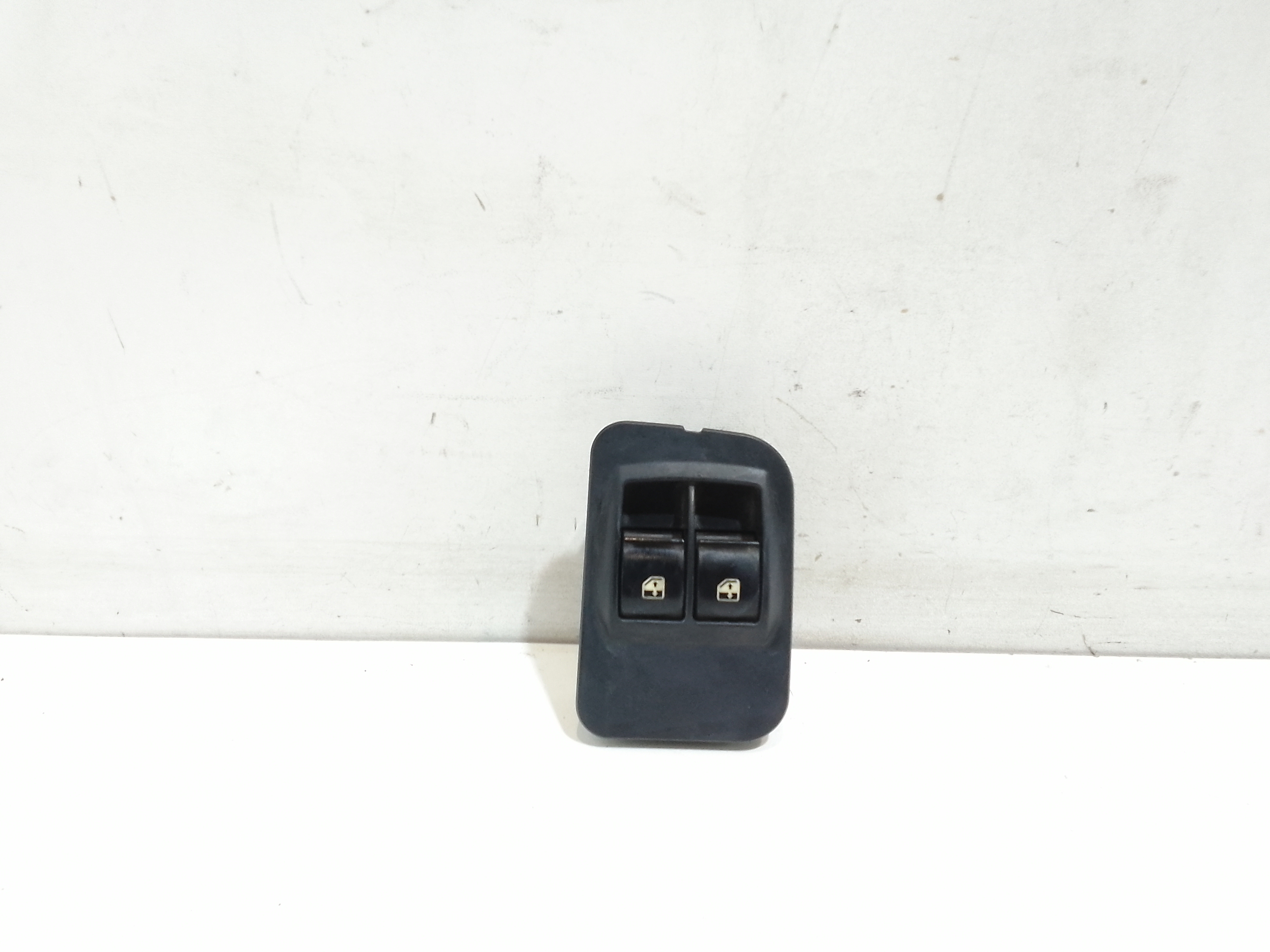 Interruttore Alzacristalli Porta Ant. Sinistro Usato