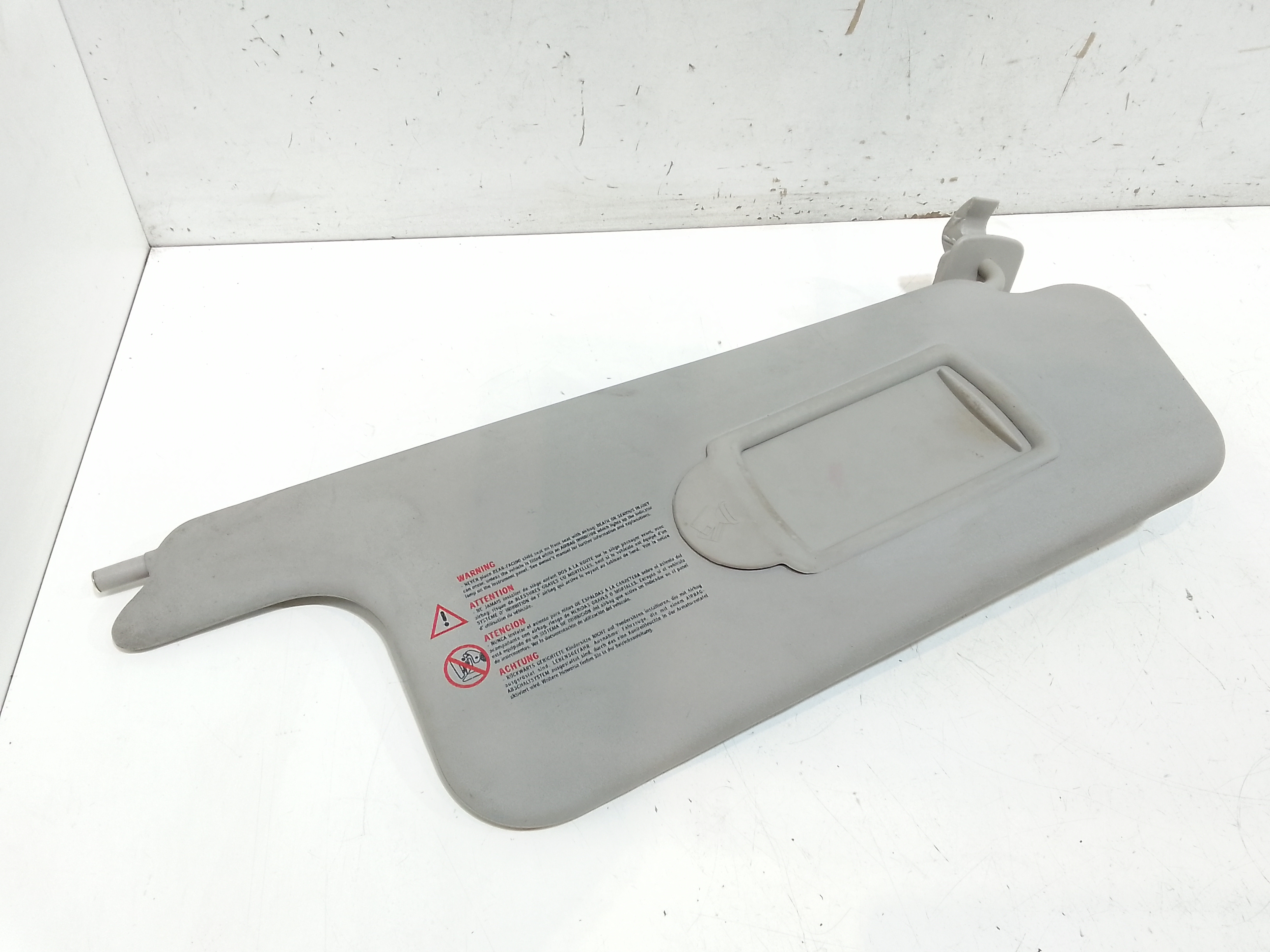 Aletta Parasole Parabrezza Destro 8200246822 Usato