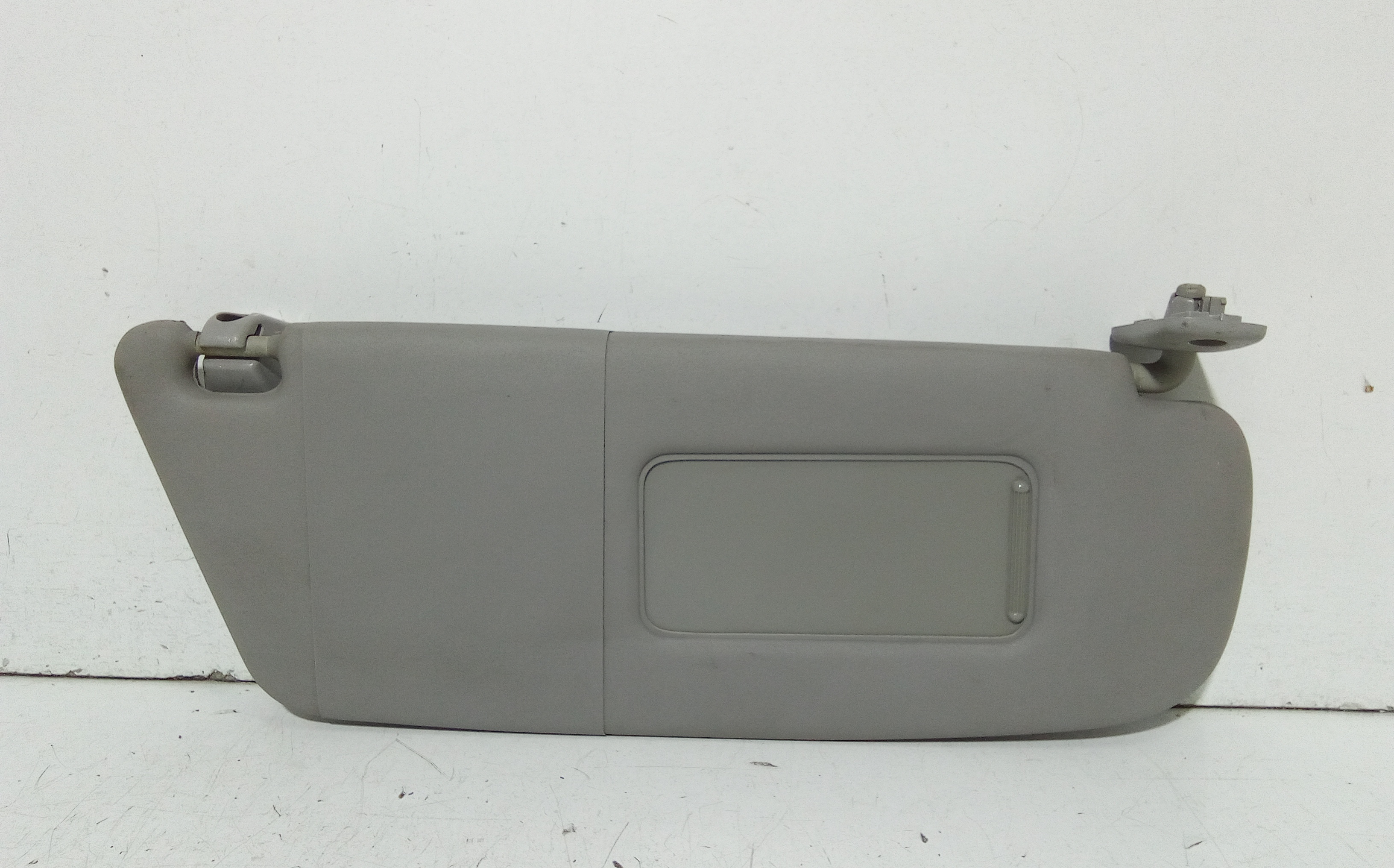 Aletta Parasole Parabrezza Destro 13130073 Usato