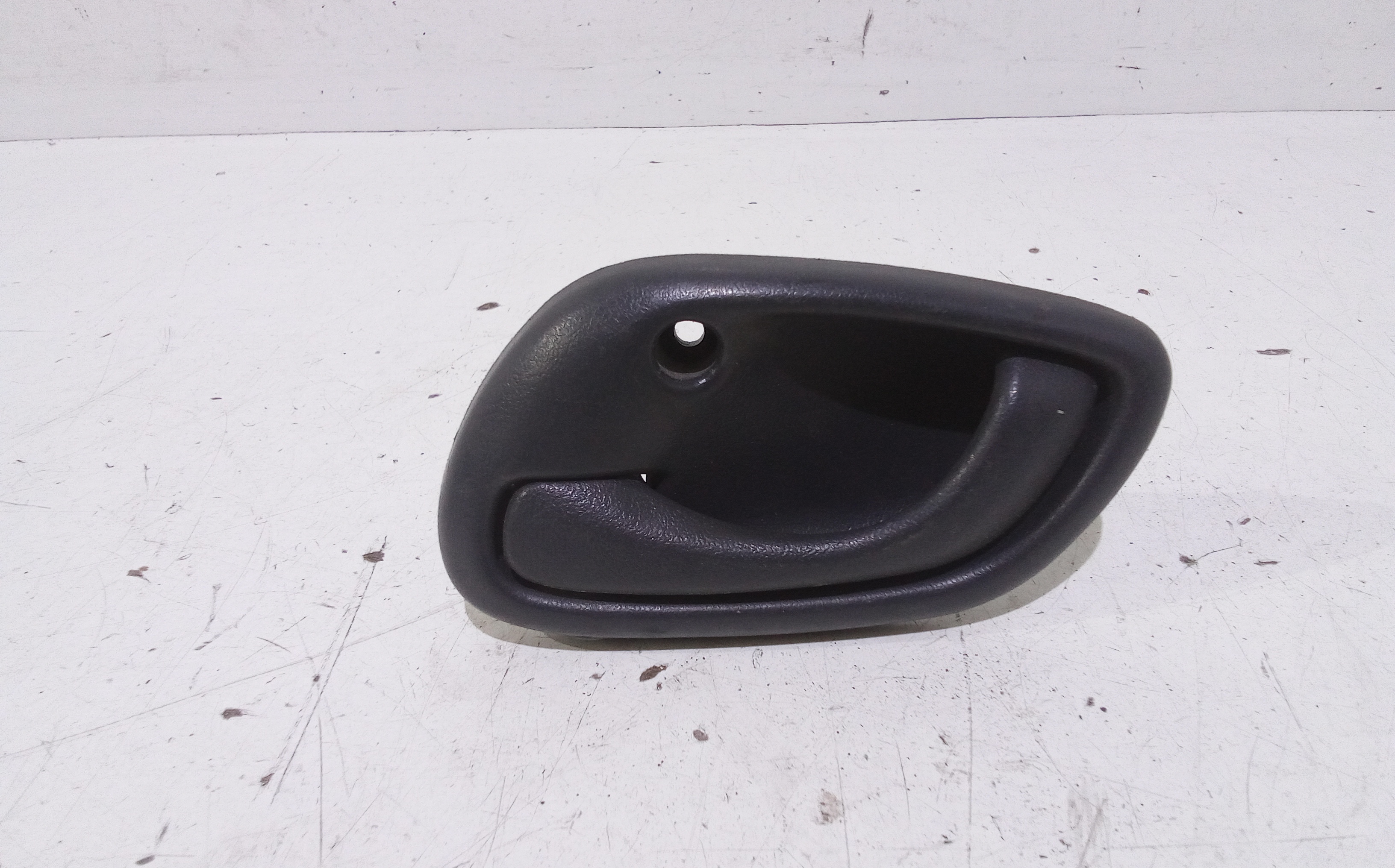 Maniglia Int. Apertura Porta Ant. Sinistro 8310286G00S1S Usato