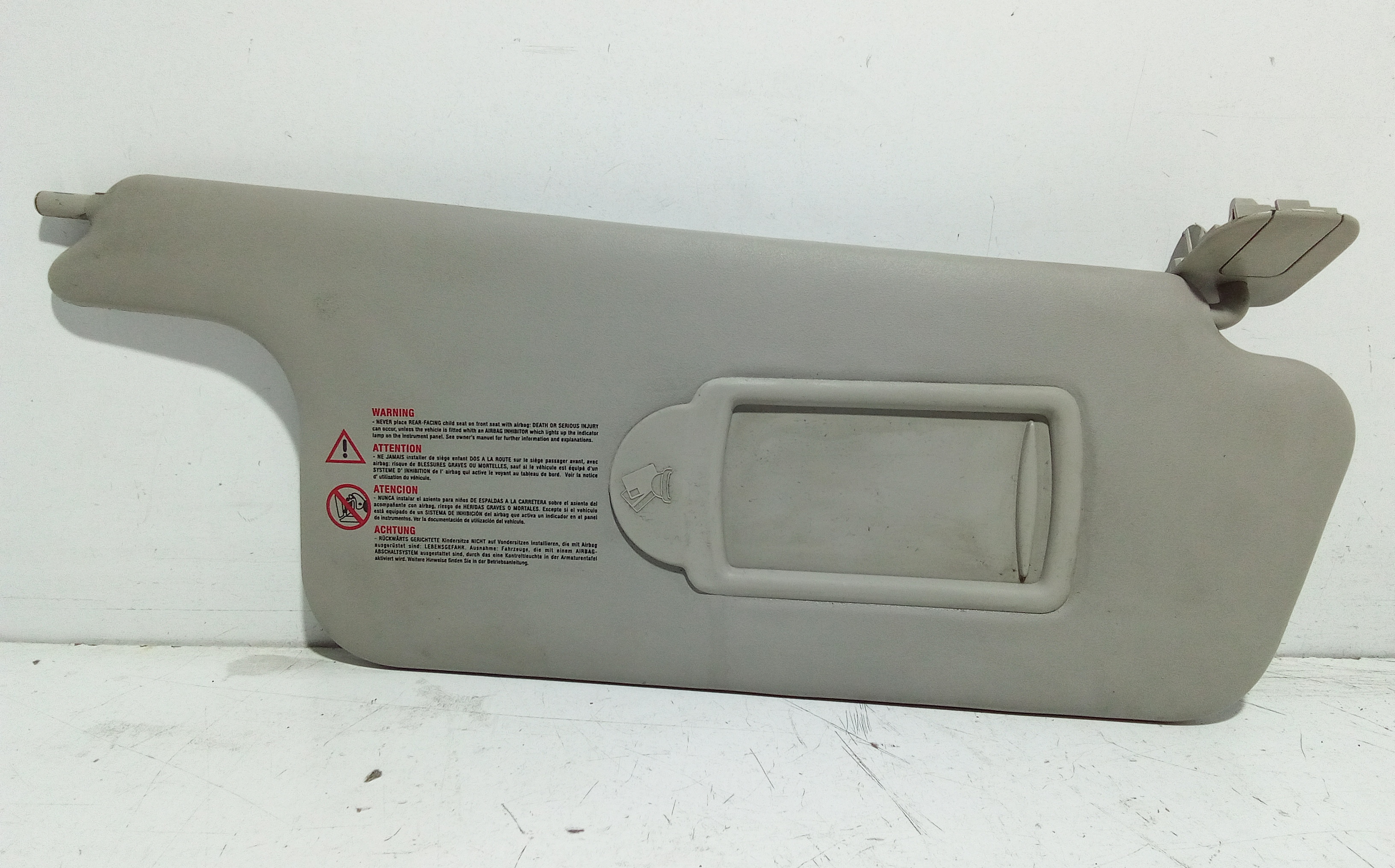 Aletta Parasole Parabrezza Destro 8200246822 Usato