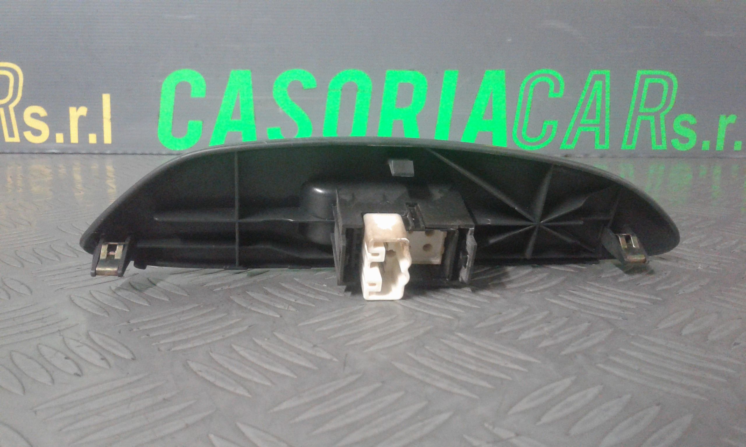 Interruttore Alzacristalli Porta Ant. Destro 848100D010 Usato