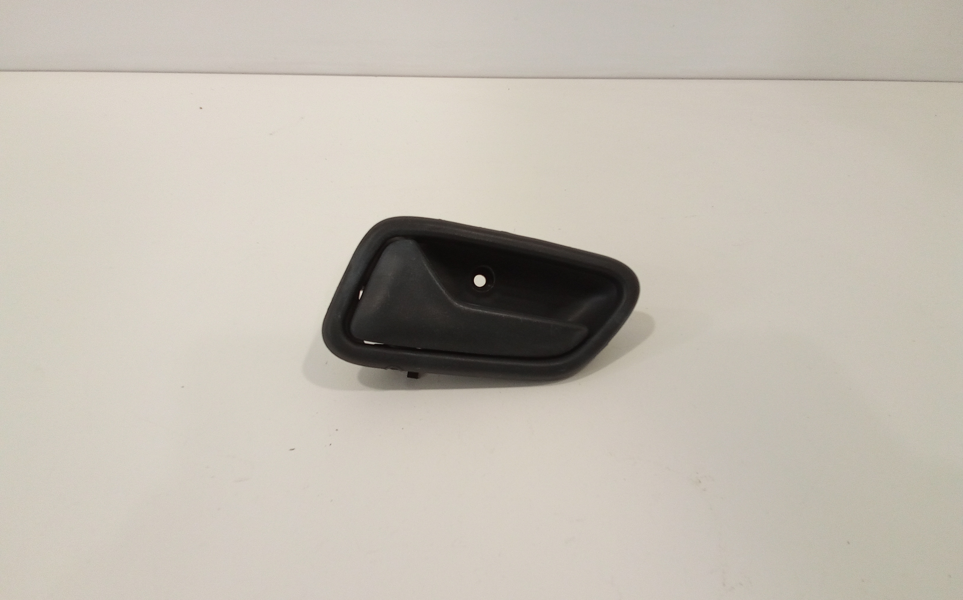 Maniglia Int. Apertura Porta Ant. Sinistro 8310286G00S1S Usato