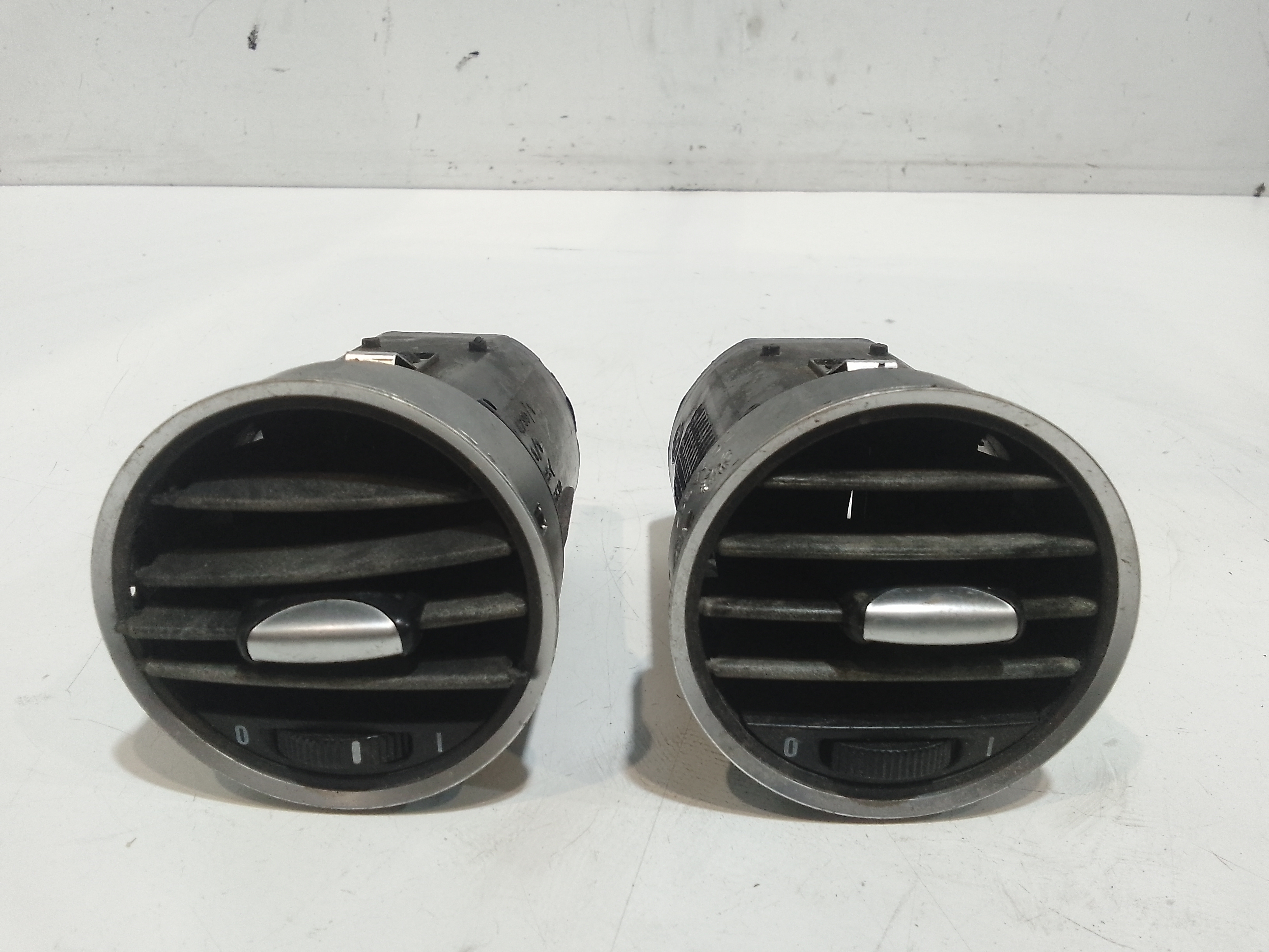 Condotto Aria Bocchette Centr. Sup. Cruscotto 60681473 Usato